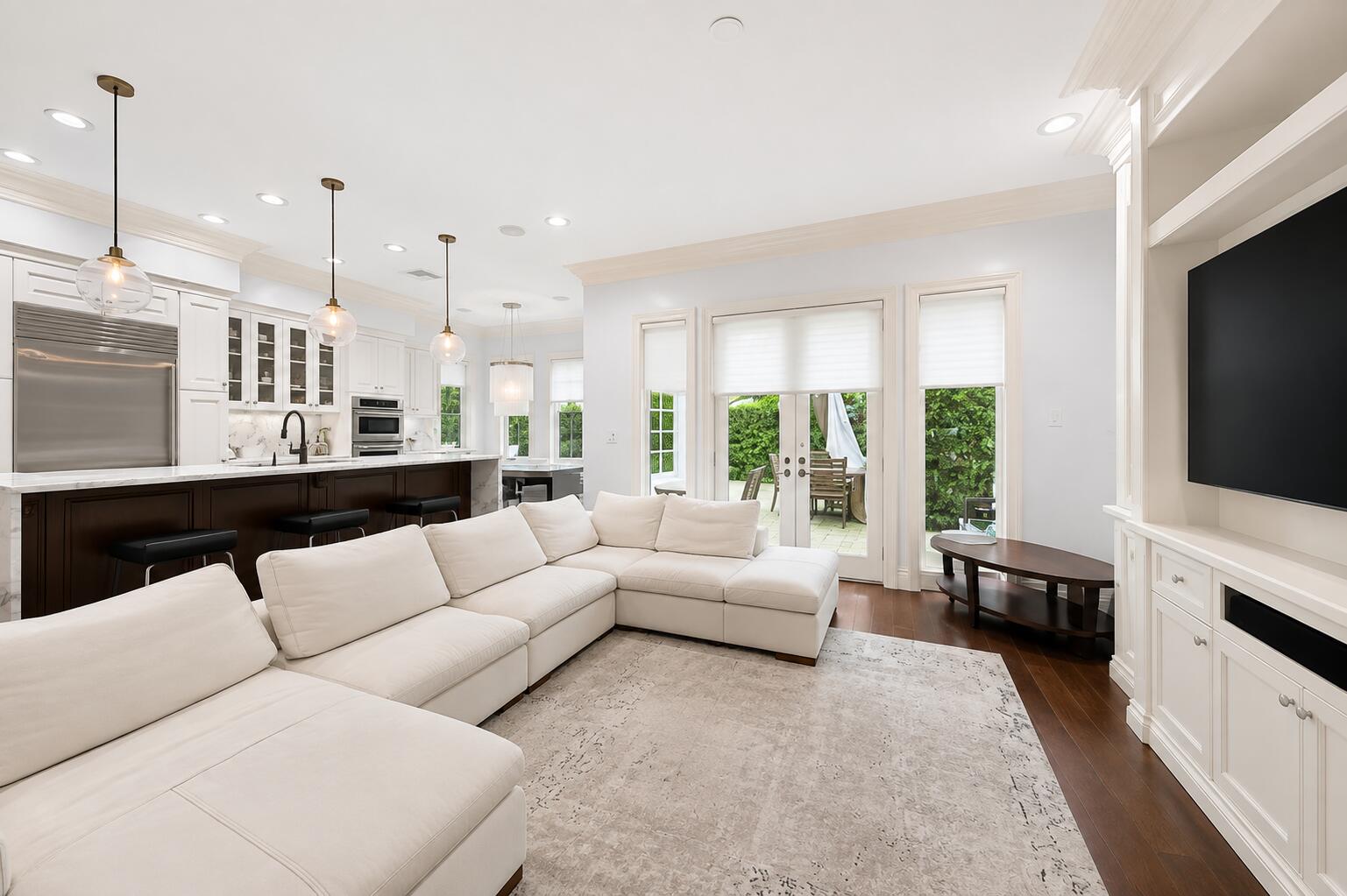 1118 N Rio Vis Fort Lauderdale, FL 33301
