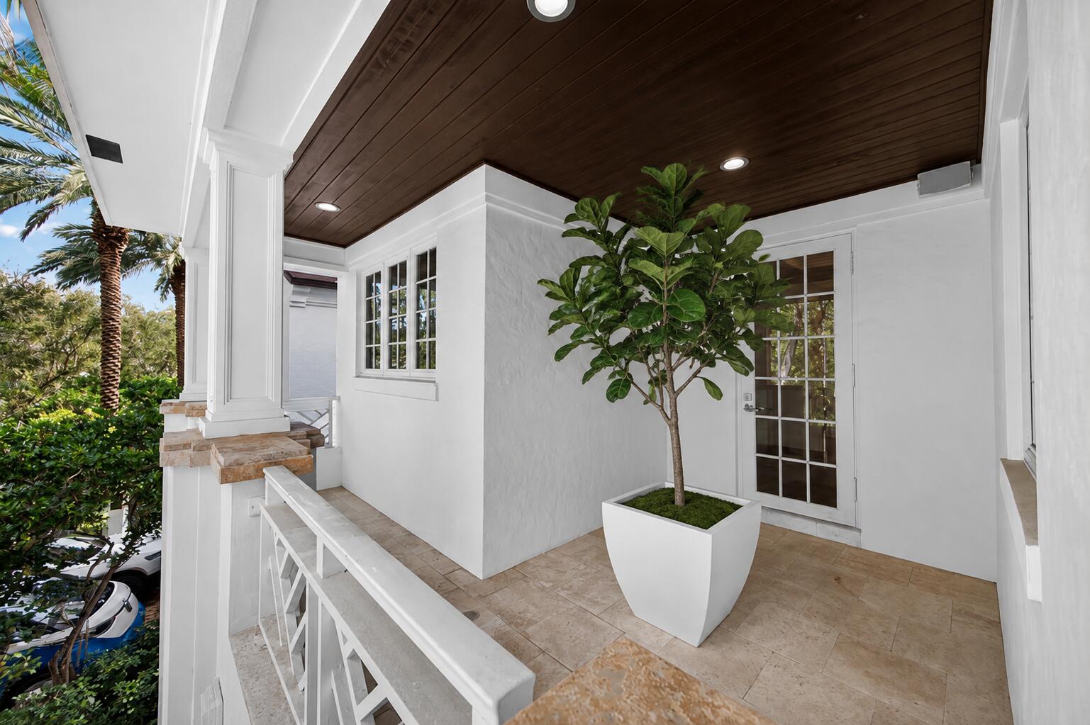 1118 N Rio Vis Fort Lauderdale, FL 33301