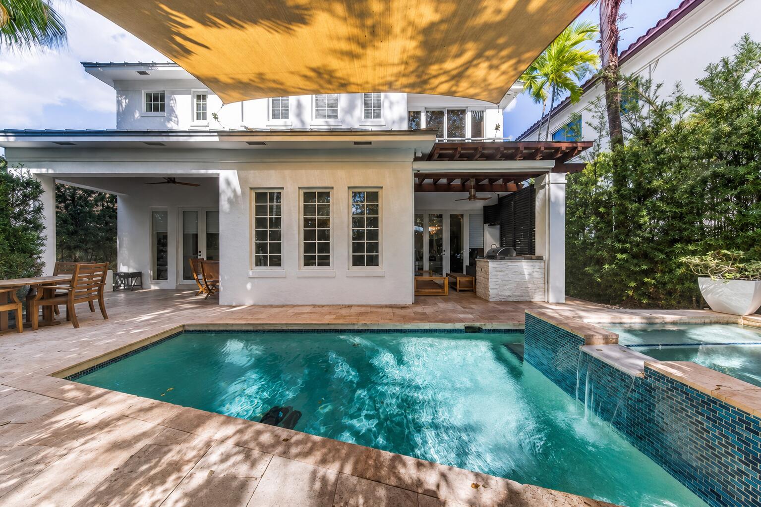 1118 N Rio Vis Fort Lauderdale, FL 33301