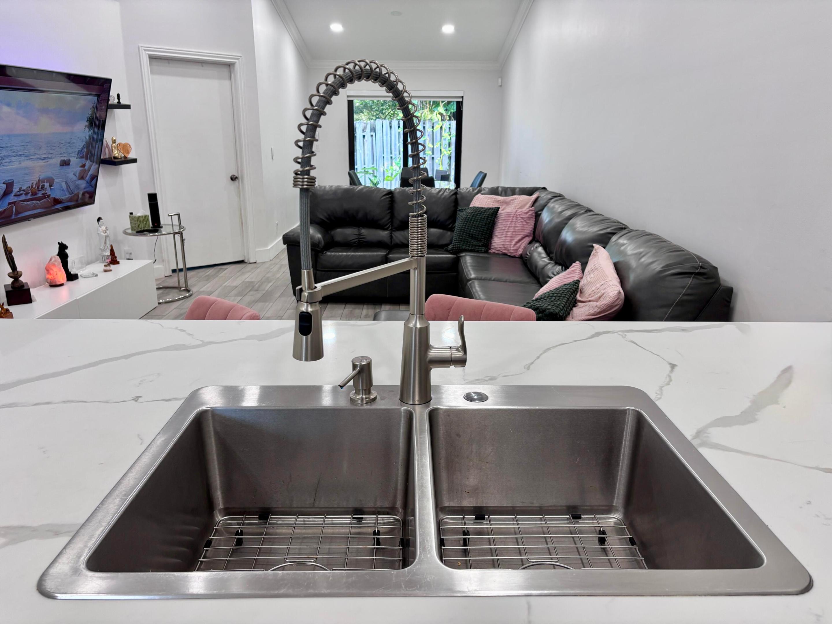 11173 NW 38th Sunrise, FL 33351