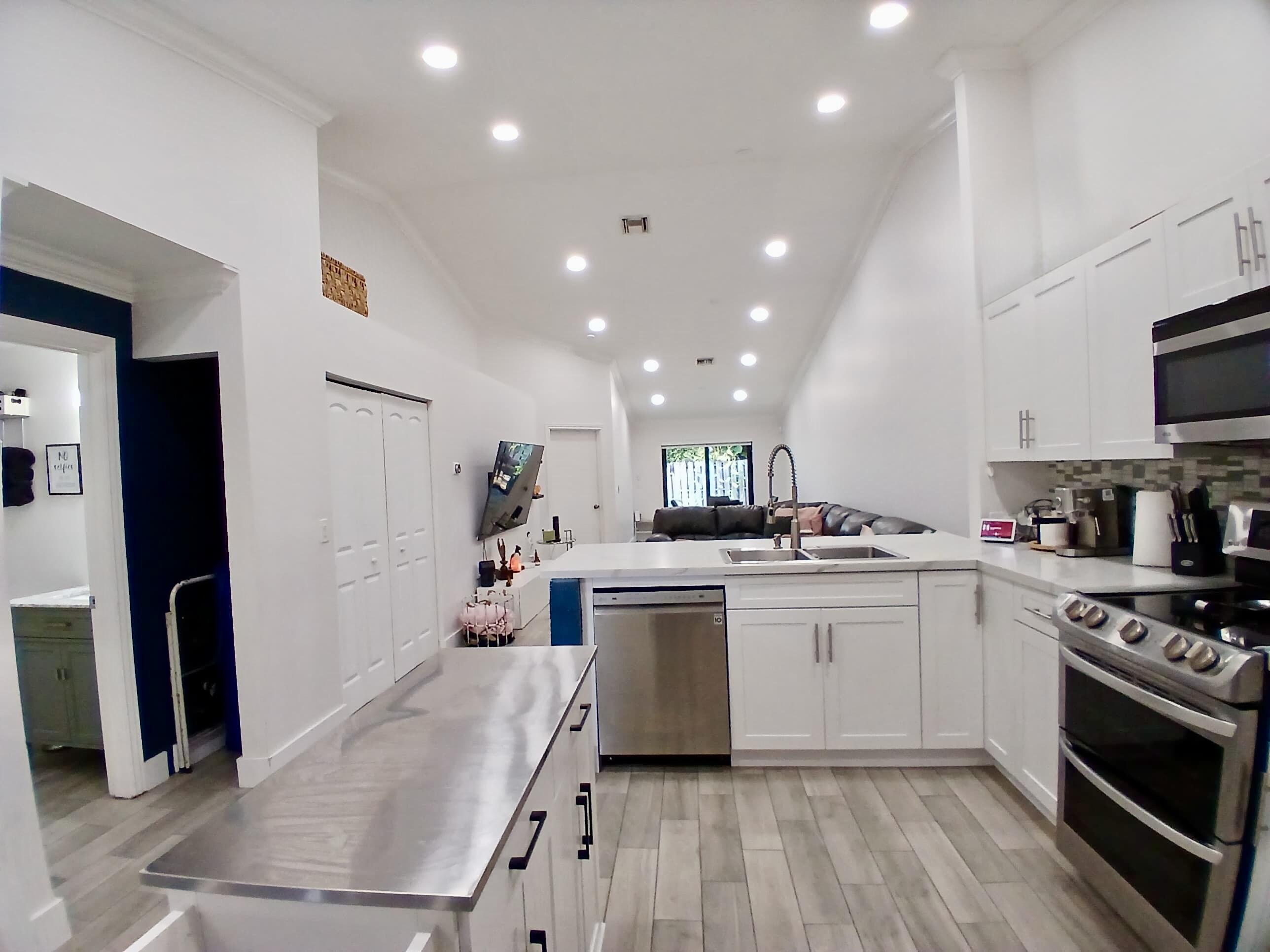 11173 NW 38th Sunrise, FL 33351