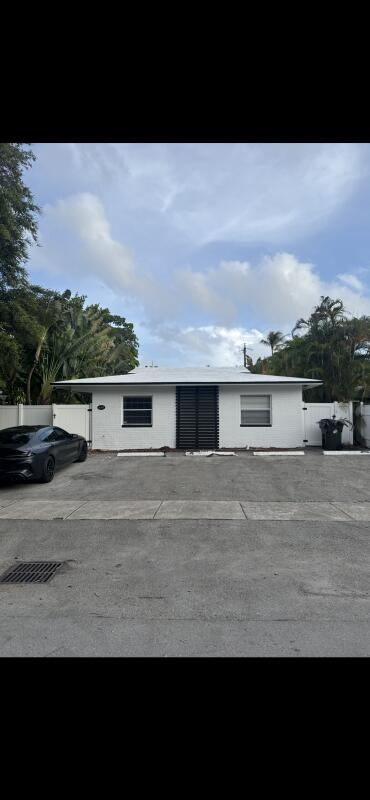 1640 NE 4th Pl