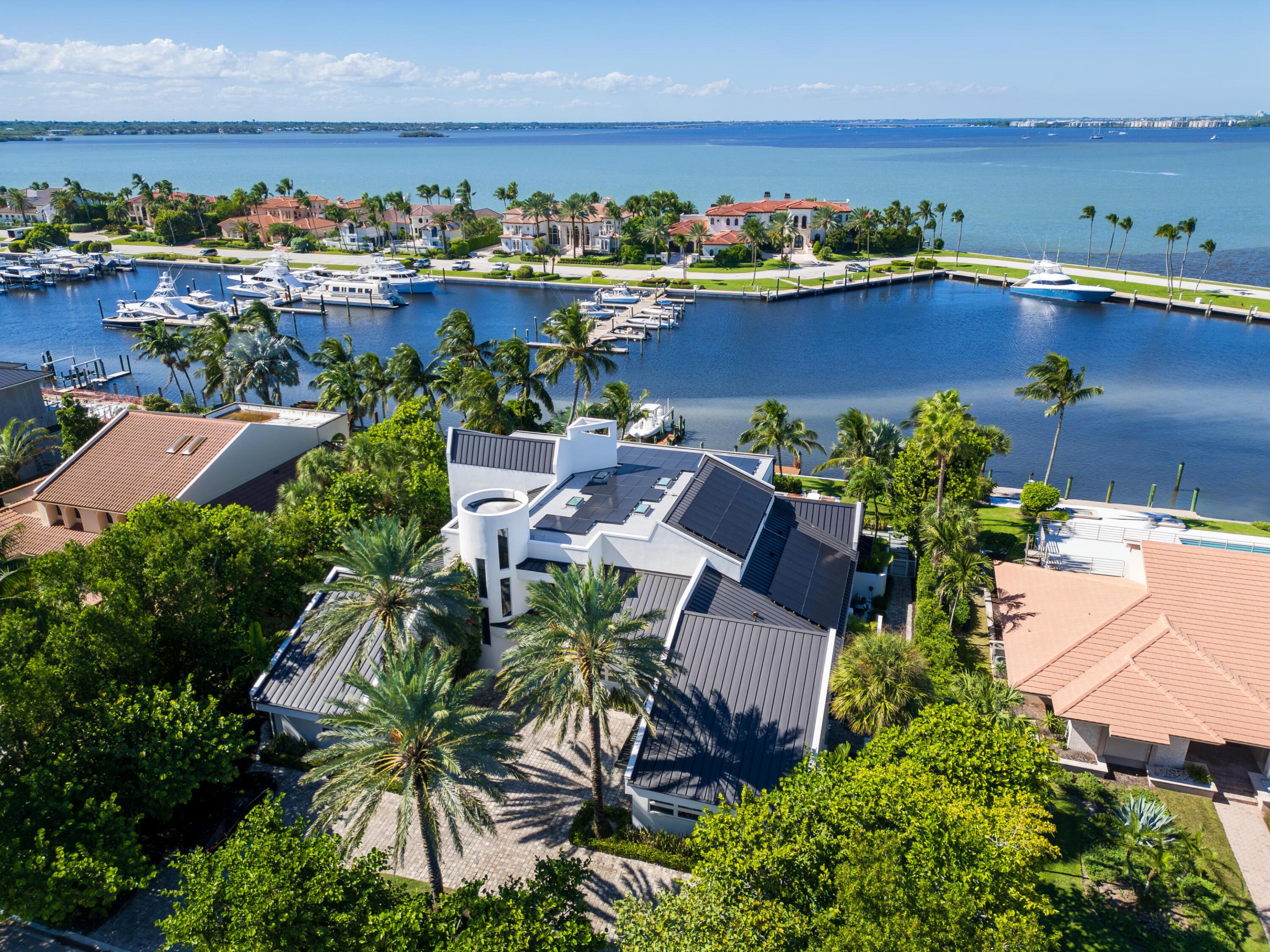 6879 SE South Marina Way Hutchinson Island, FL 34996