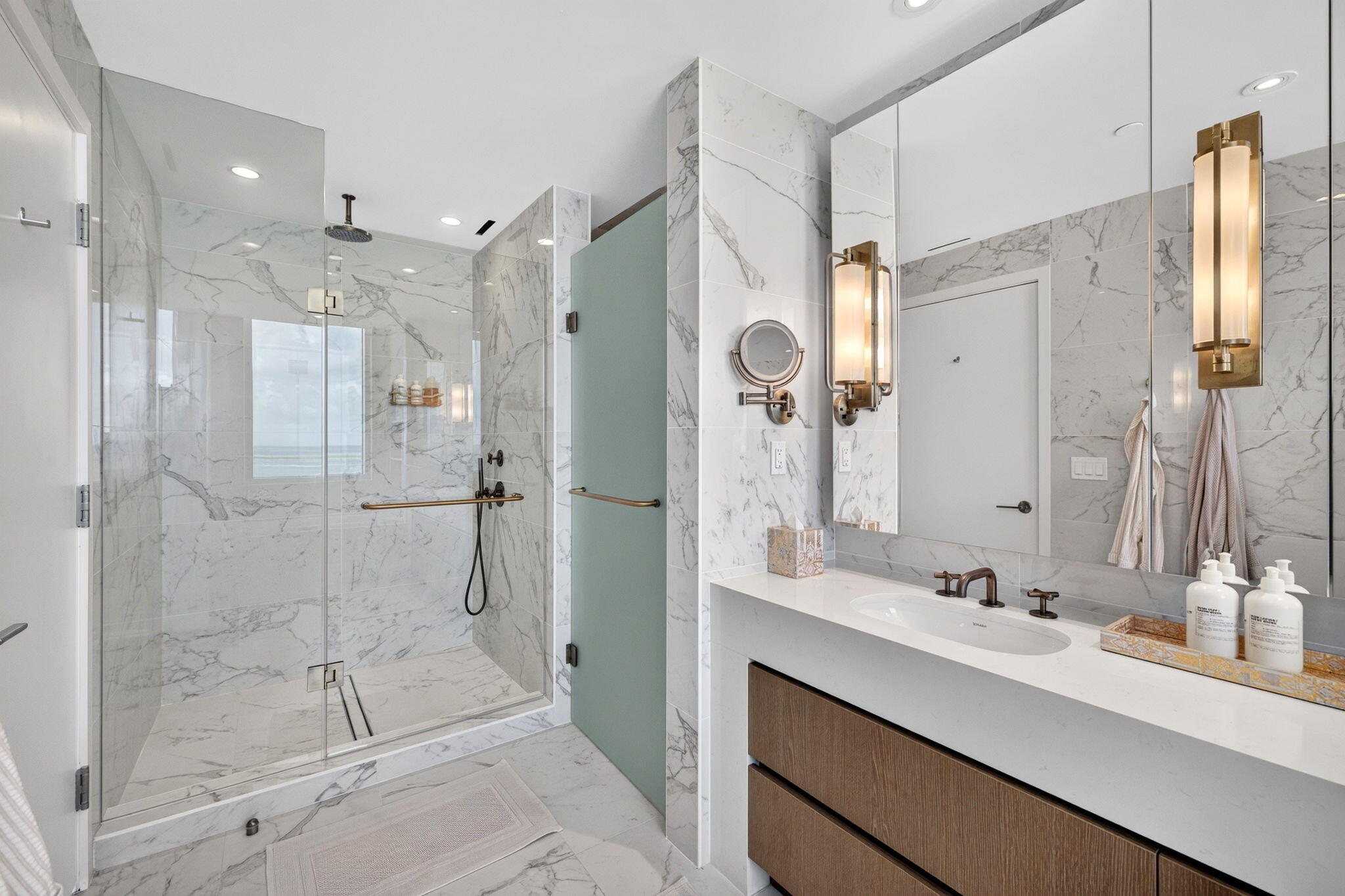 525 N Fort Lauderdale Bch Blvd #1602 Fort Lauderdale, FL 33304
