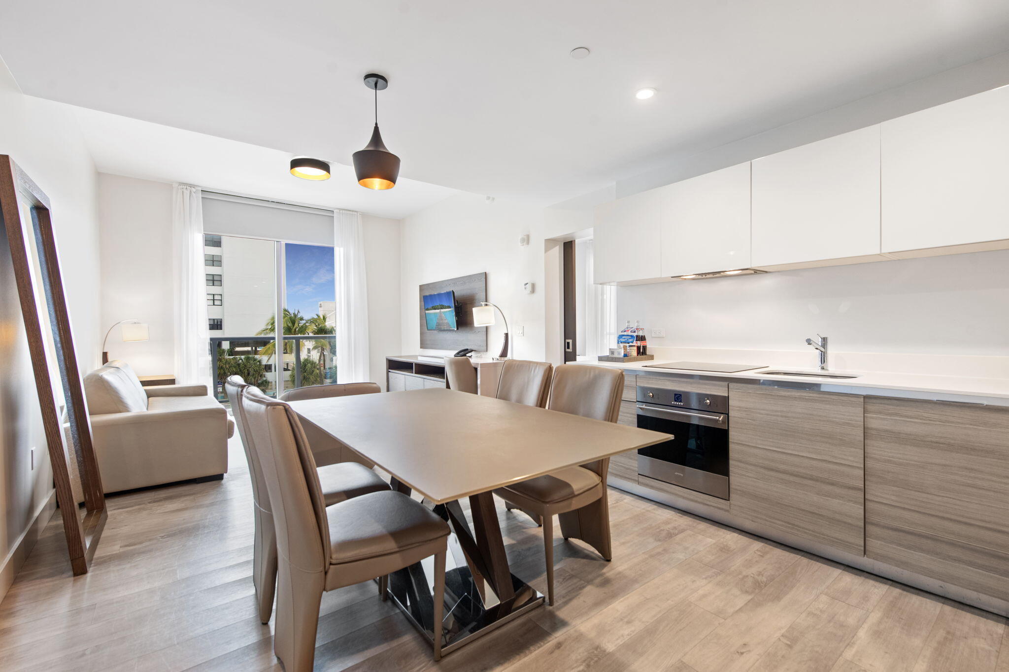 777 N Ocean Dr