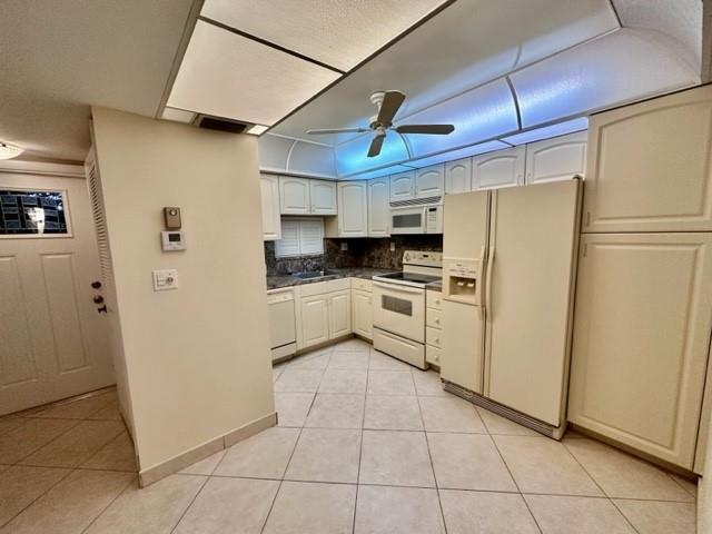 820 S Hollybrook Dr #303