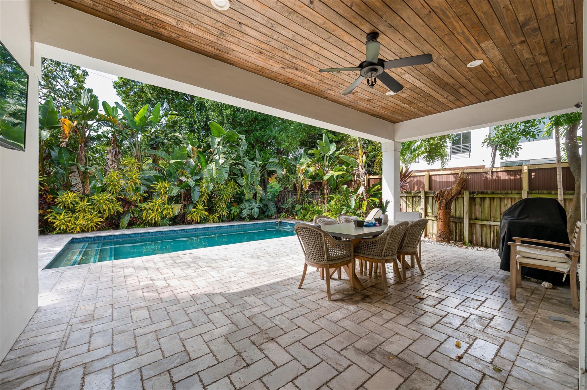 716 Ponce De Leon Fort Lauderdale, FL 33316