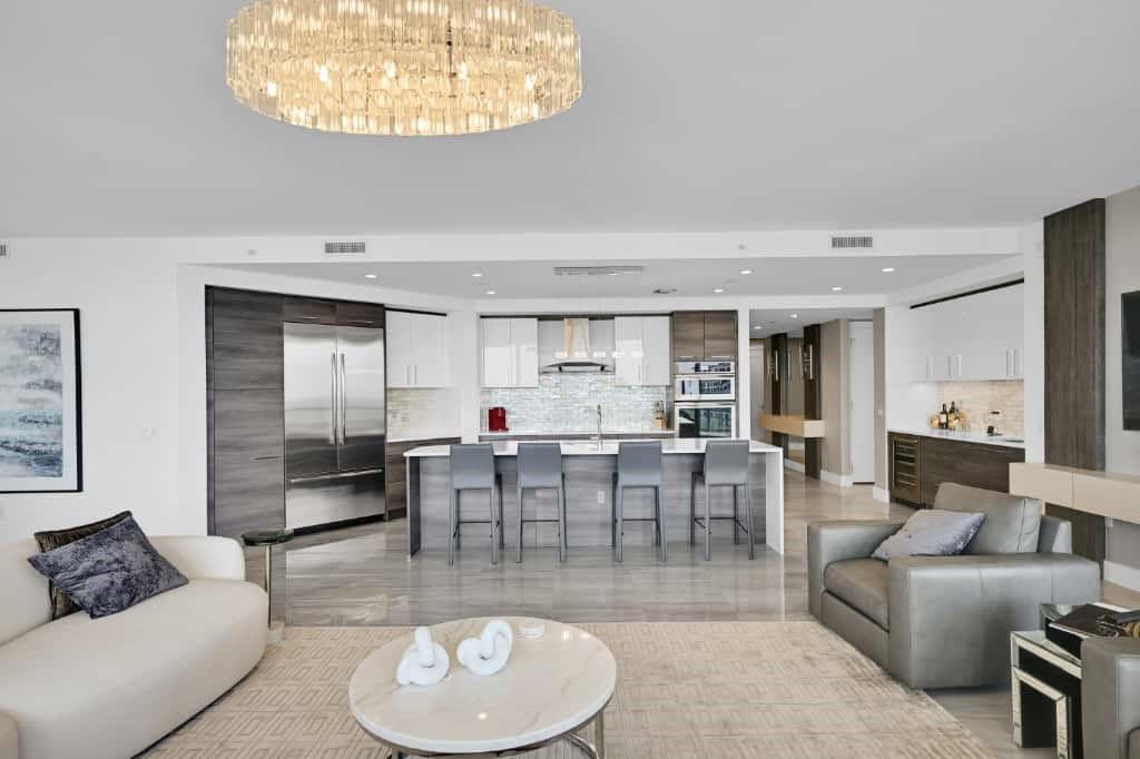 100 E Las Olas Blvd #4103 Fort Lauderdale, FL 33301