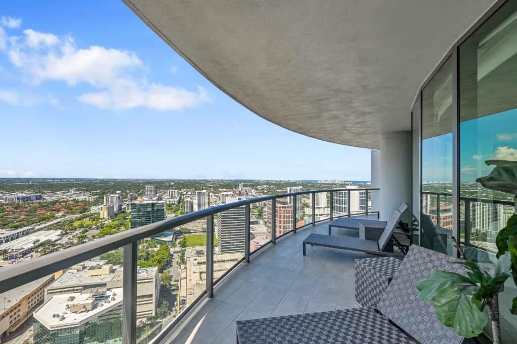 100 E Las Olas Blvd #4103 Fort Lauderdale, FL 33301