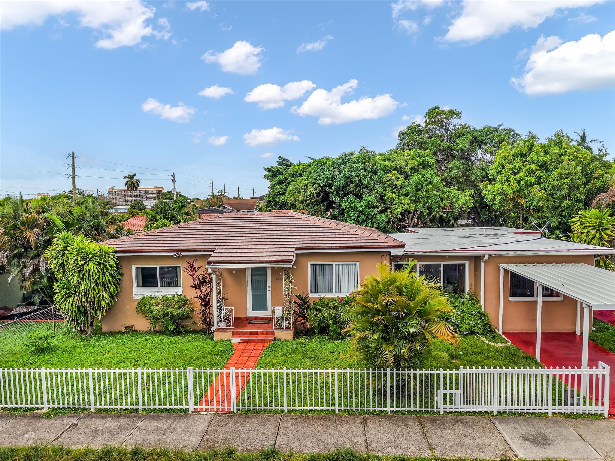 1530 SW 24th Ave