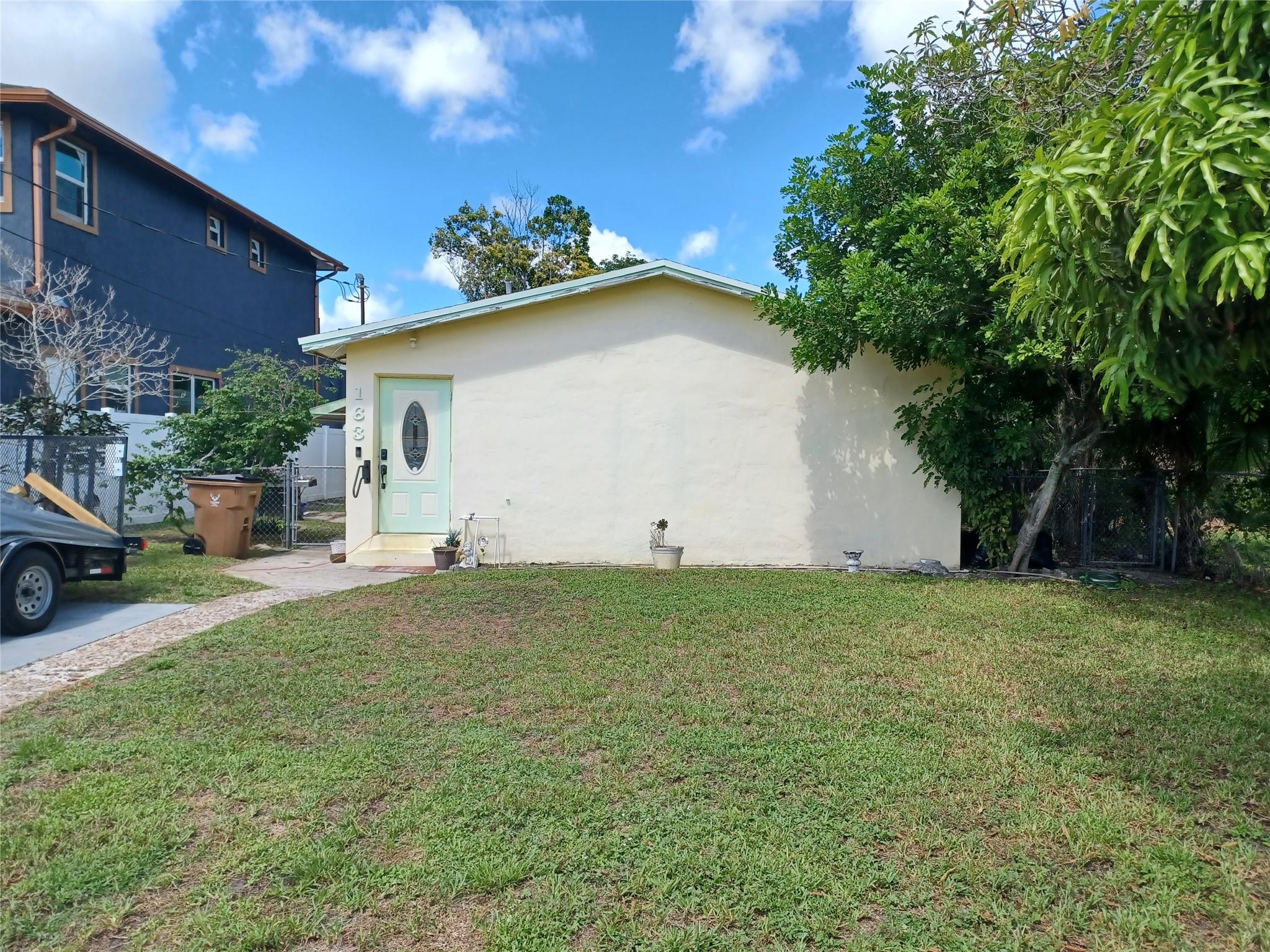 163 SW 4th St