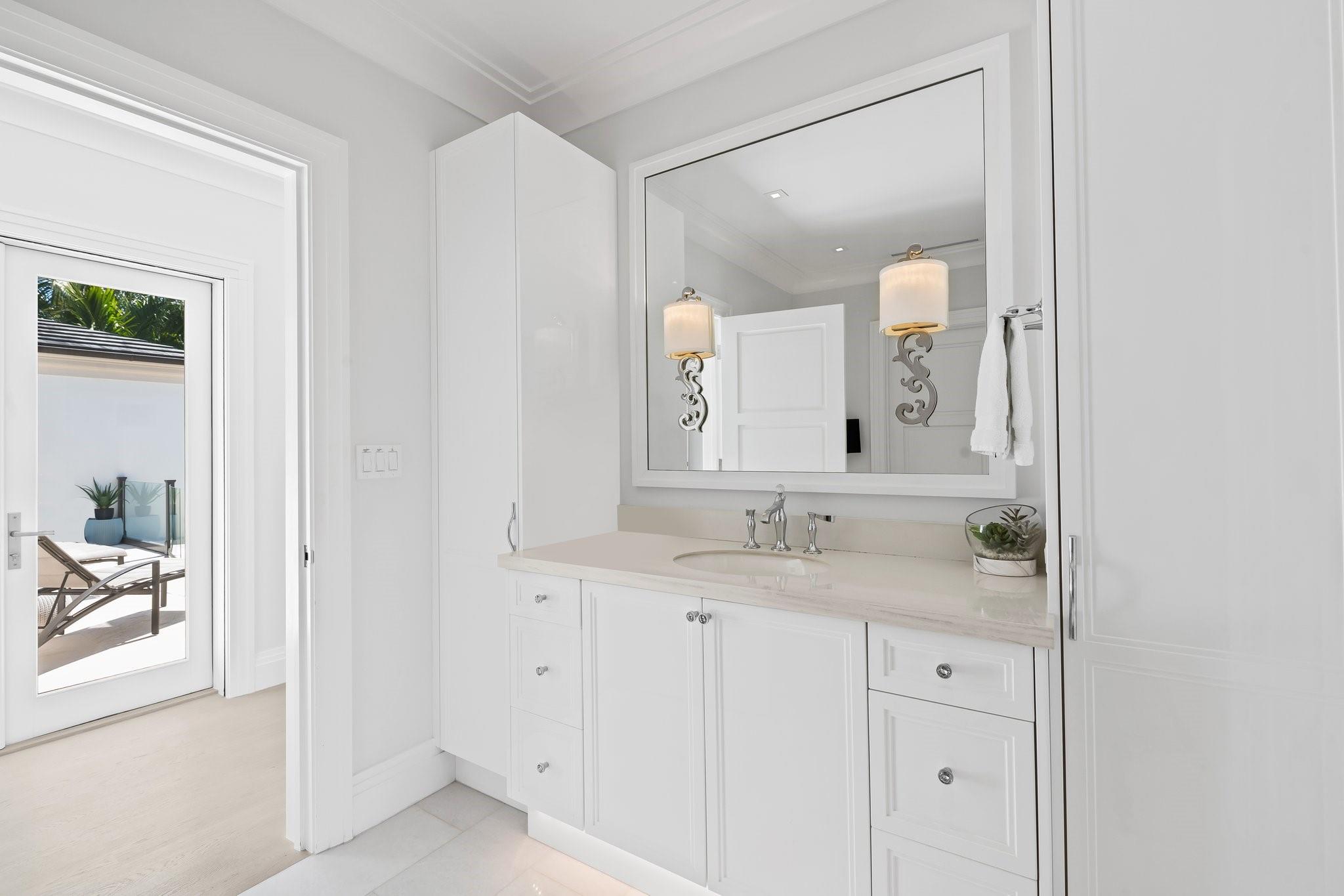 150 Kings Rd Palm Beach, FL 33480 150 Kings Rd Palm Beach, FL 33480