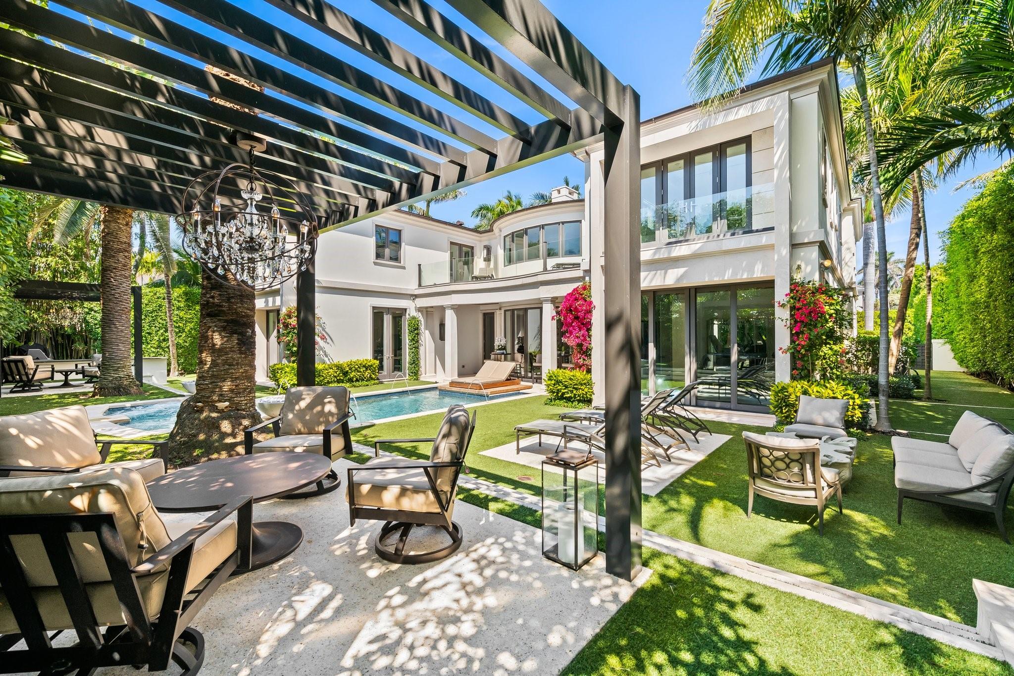 150 Kings Rd Palm Beach, FL 33480 150 Kings Rd Palm Beach, FL 33480