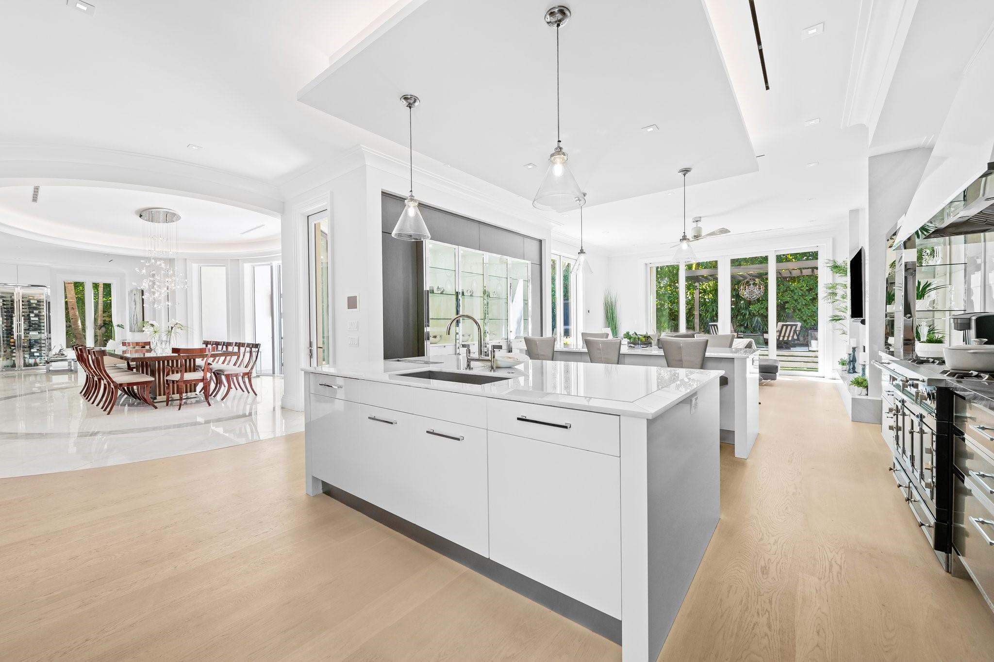 150 Kings Rd Palm Beach, FL 33480 150 Kings Rd Palm Beach, FL 33480