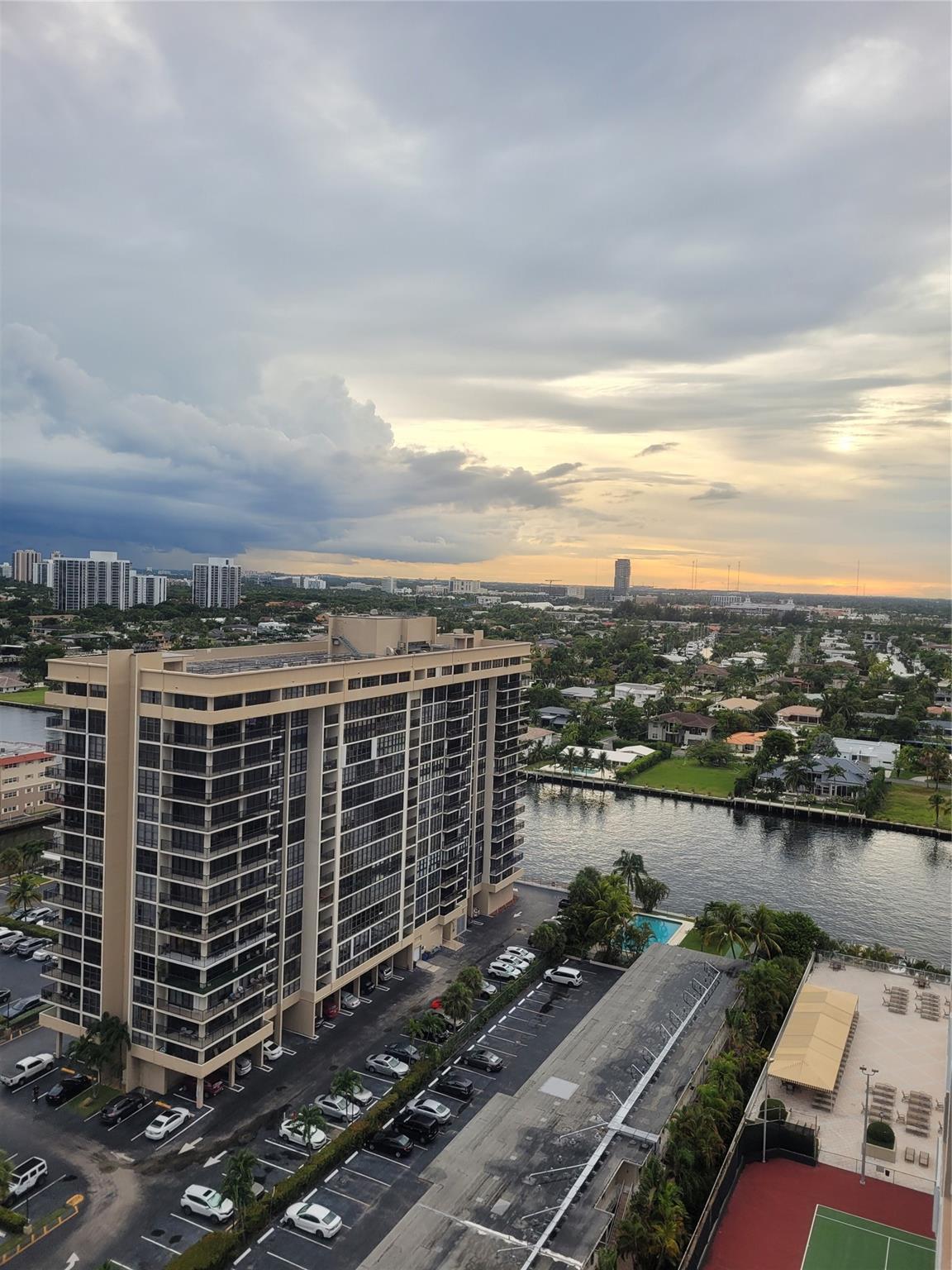 1985 S Ocean Dr #19J