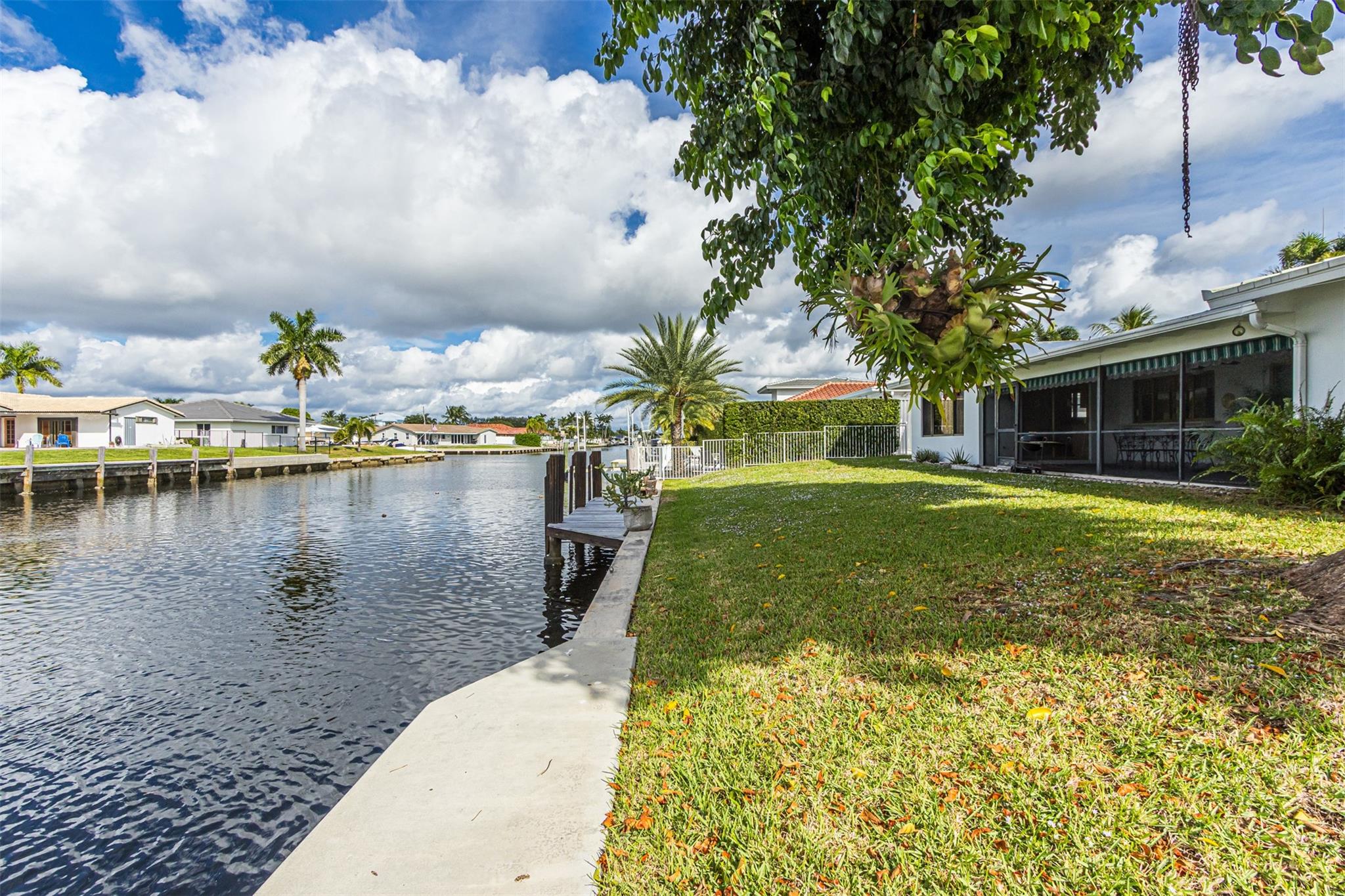 5601 Bayview Dr Fort Lauderdale, FL 33308