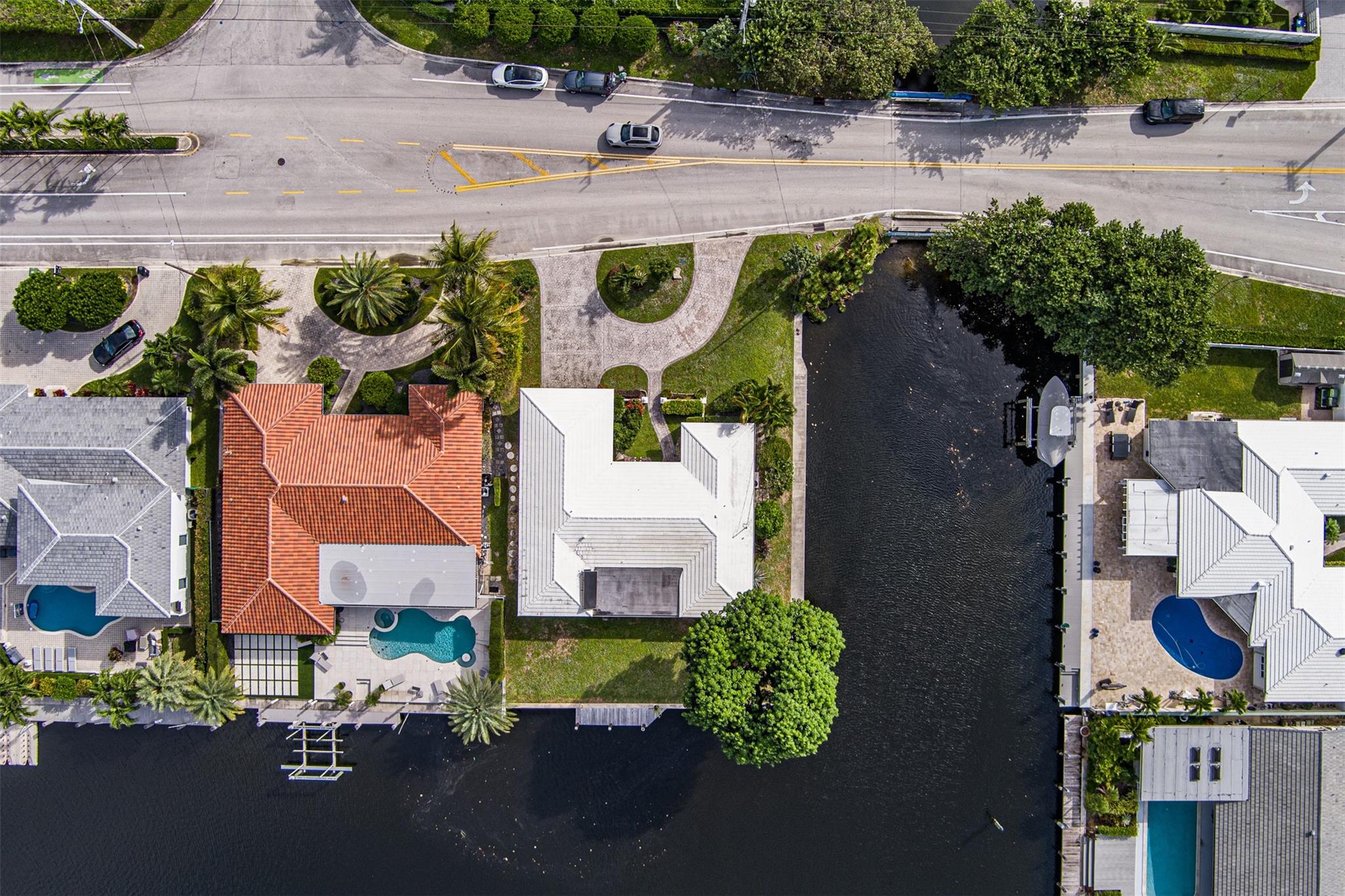 5601 Bayview Dr Fort Lauderdale, FL 33308