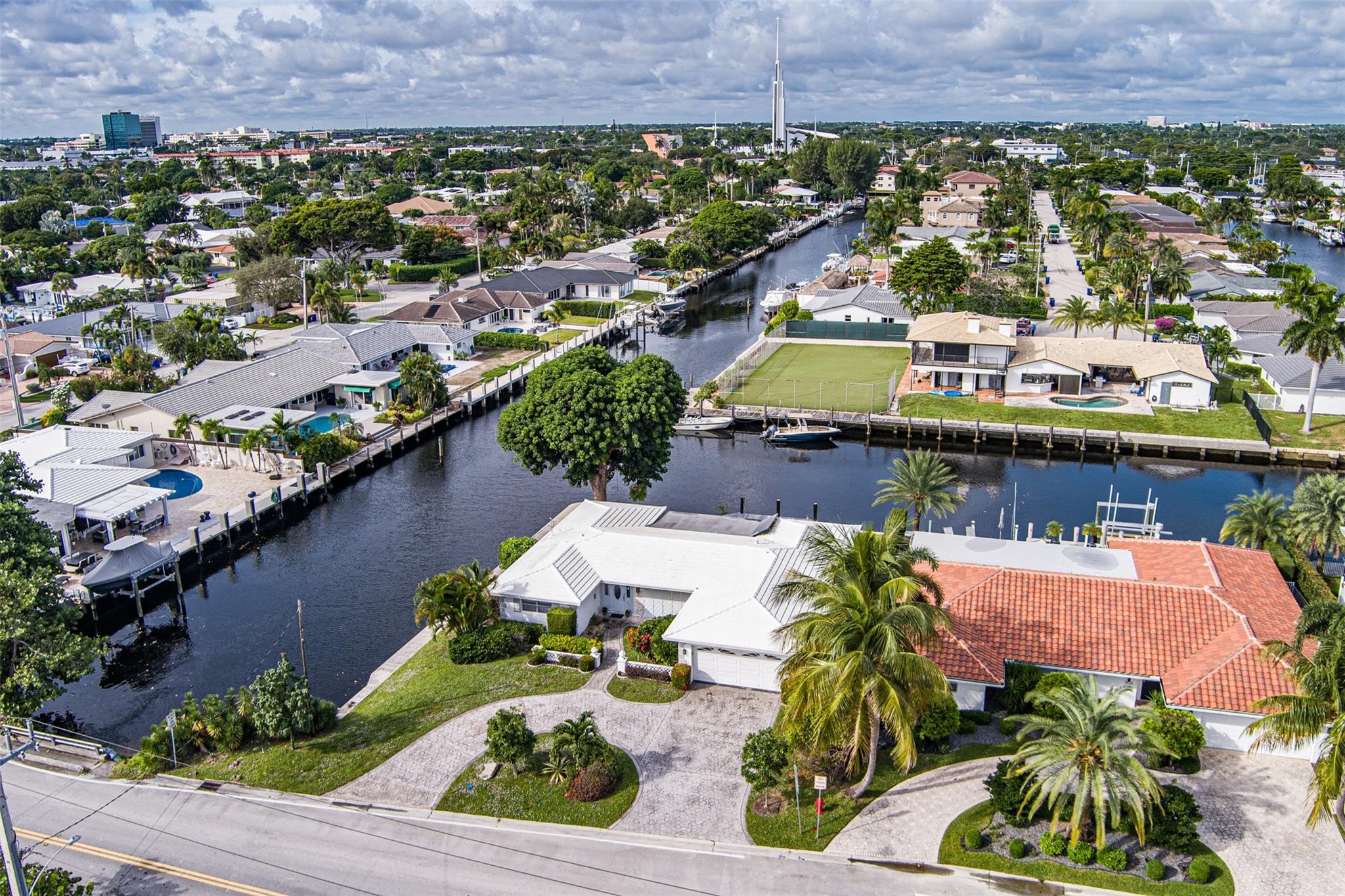 5601 Bayview Dr Fort Lauderdale, FL 33308