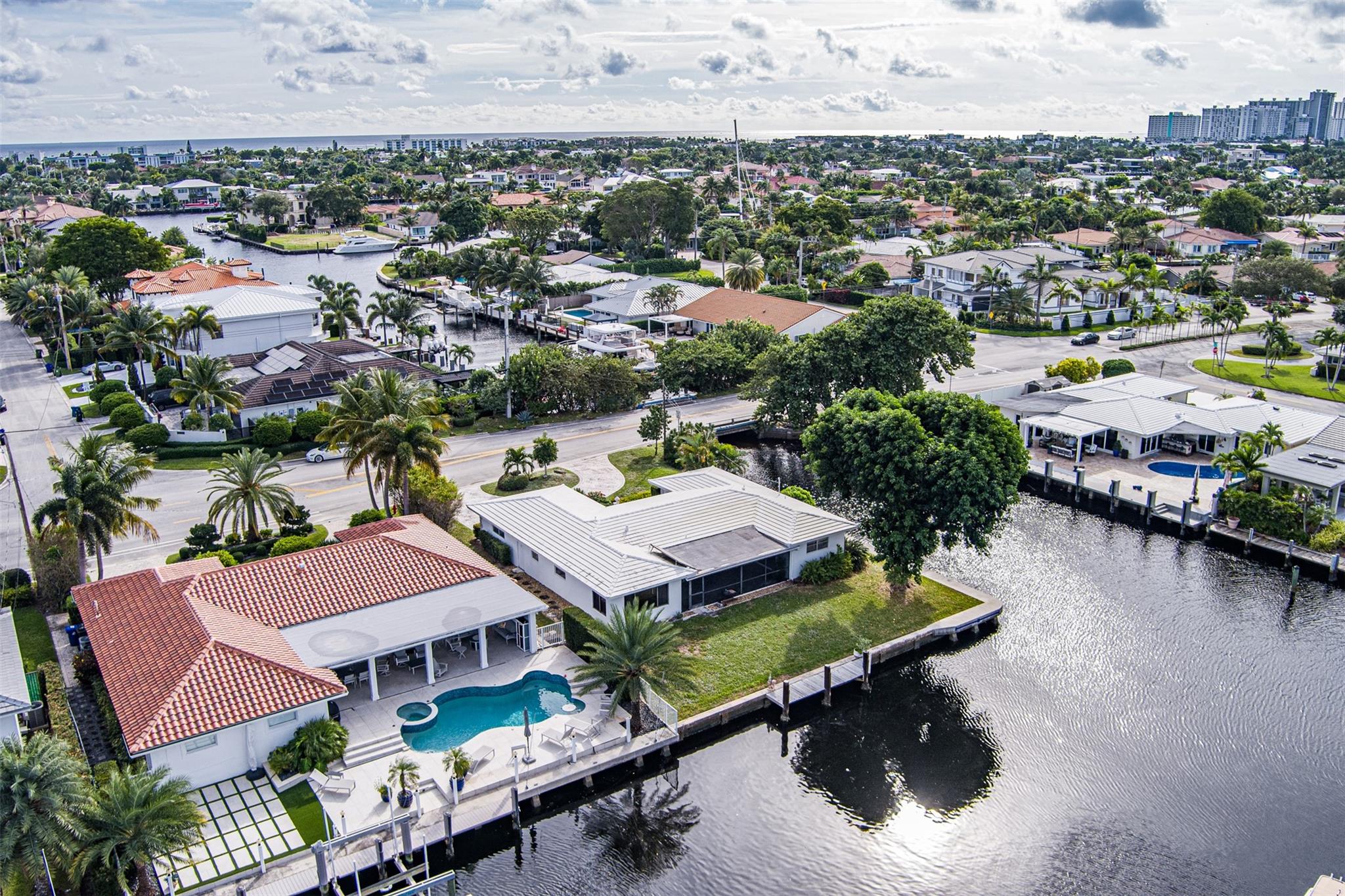 5601 Bayview Dr Fort Lauderdale, FL 33308