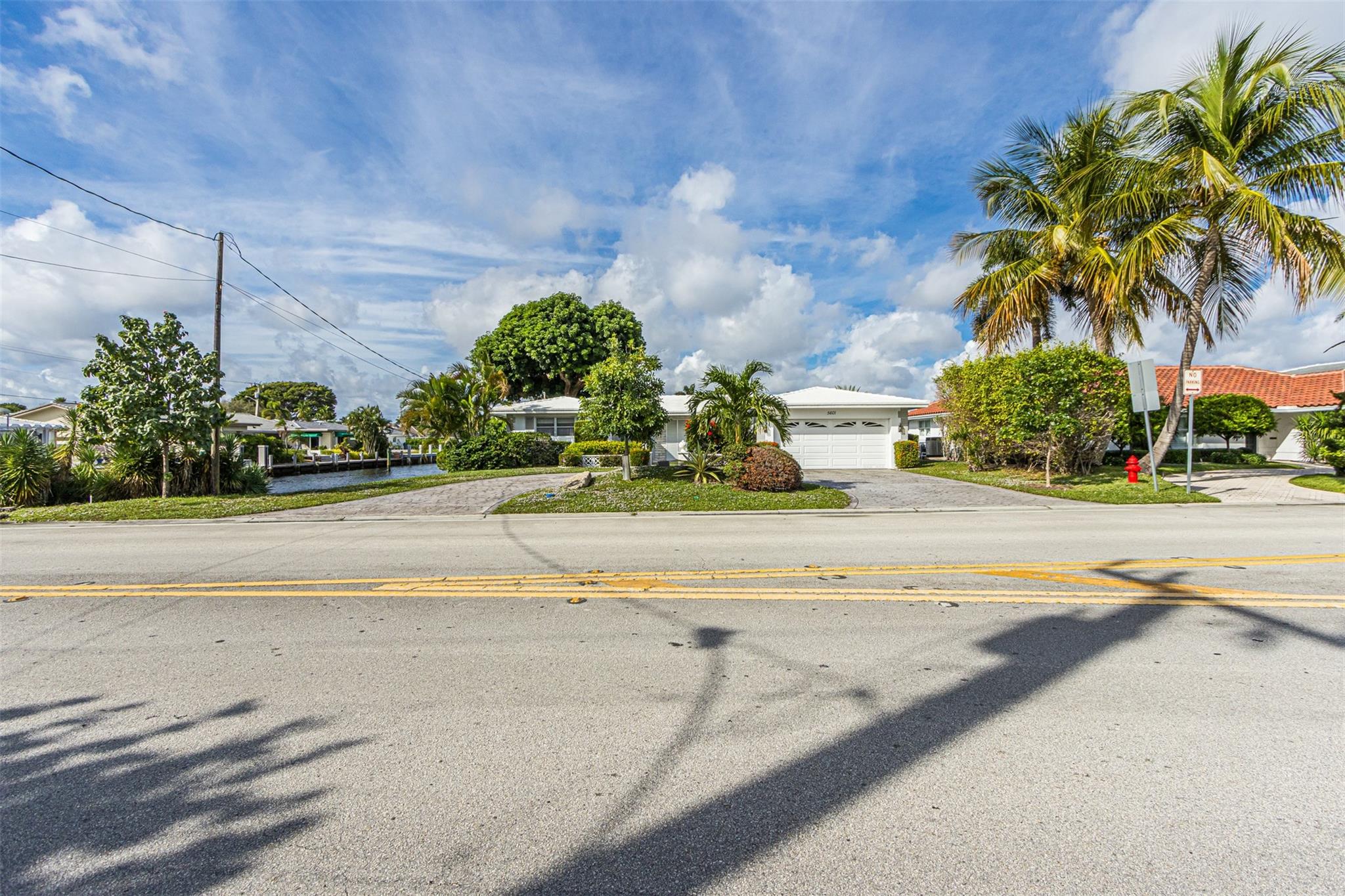 5601 Bayview Dr Fort Lauderdale, FL 33308