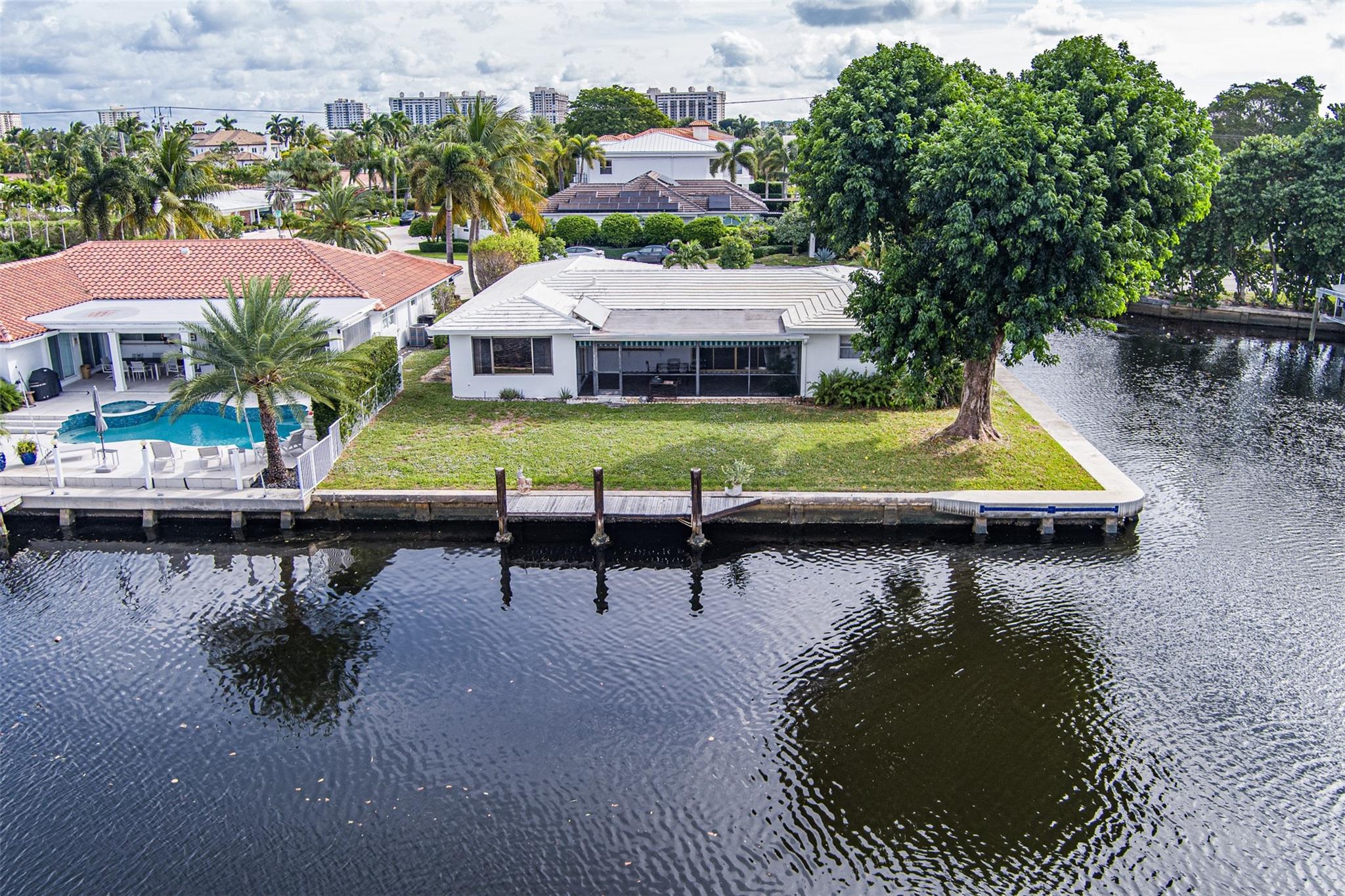 5601 Bayview Dr Fort Lauderdale, FL 33308