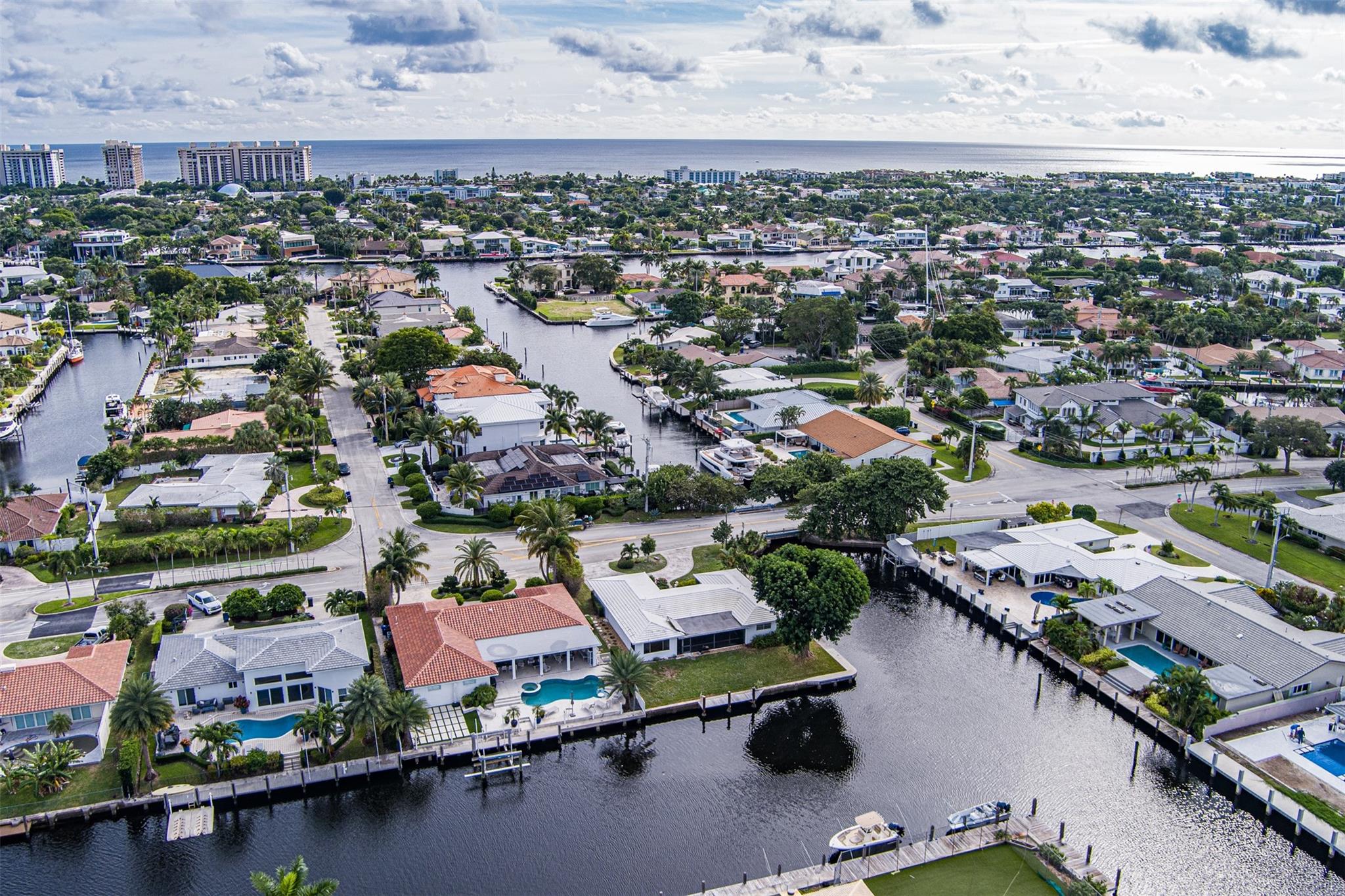 5601 Bayview Dr Fort Lauderdale, FL 33308