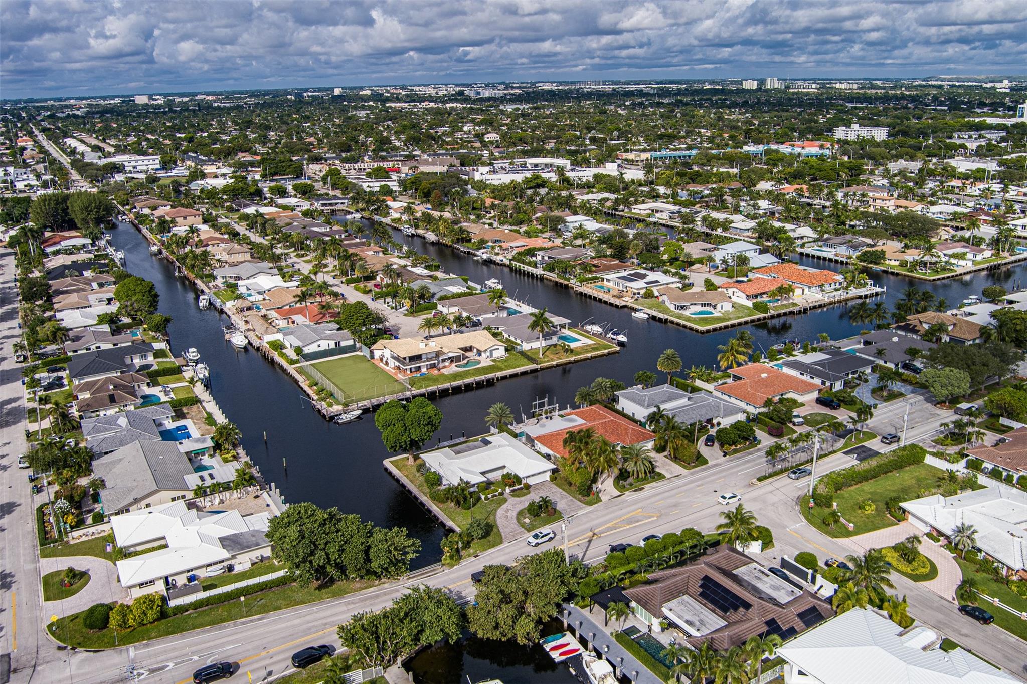 5601 Bayview Dr Fort Lauderdale, FL 33308