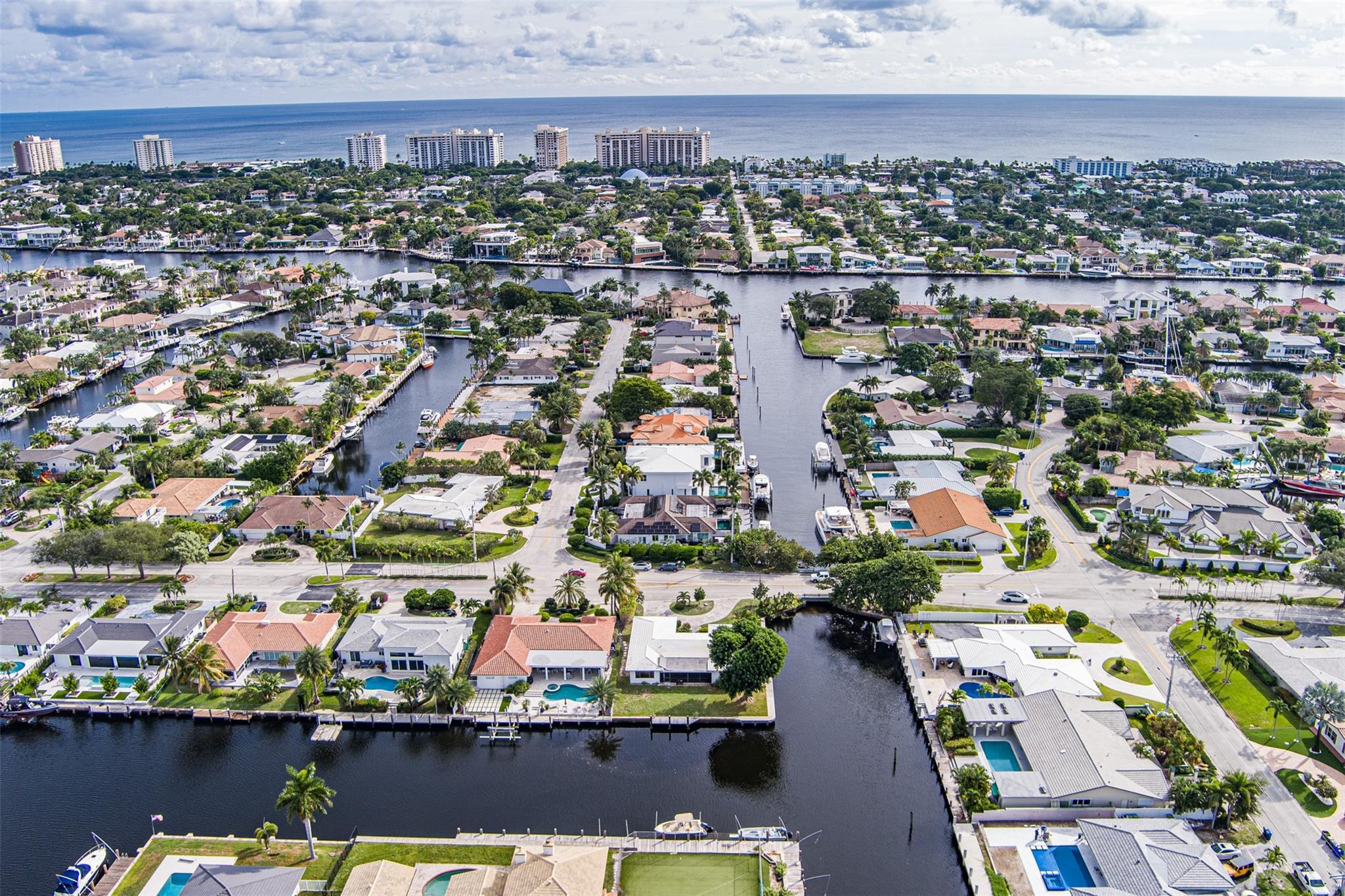 5601 Bayview Dr Fort Lauderdale, FL 33308