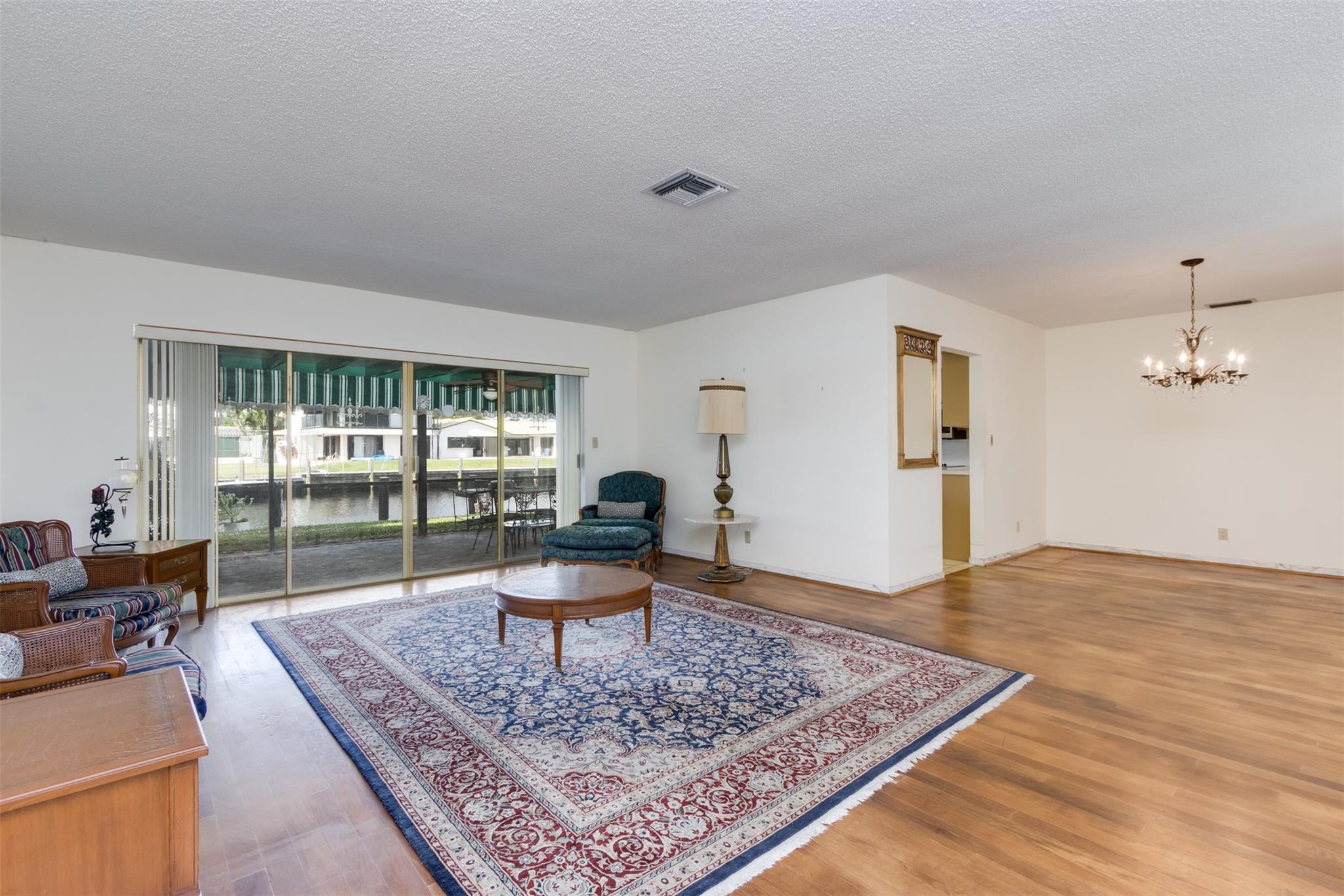 5601 Bayview Dr Fort Lauderdale, FL 33308