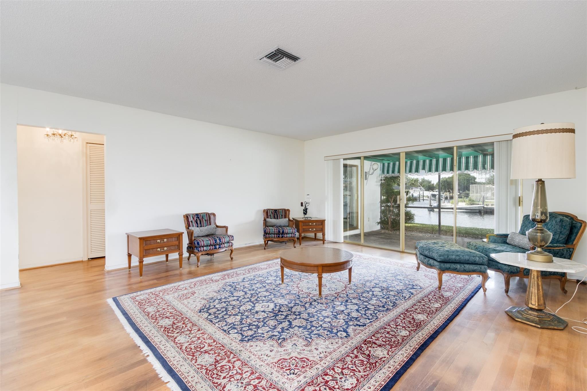 5601 Bayview Dr Fort Lauderdale, FL 33308