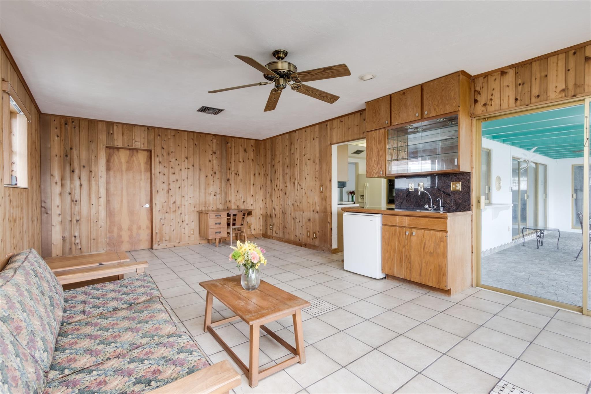 5601 Bayview Dr Fort Lauderdale, FL 33308