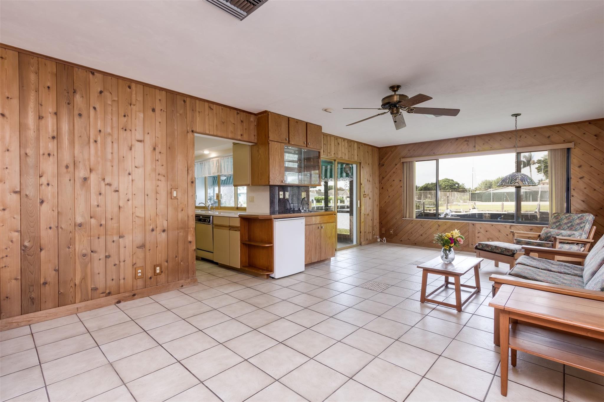 5601 Bayview Dr Fort Lauderdale, FL 33308