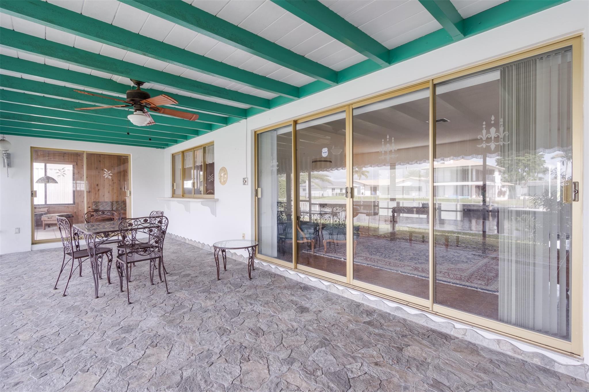 5601 Bayview Dr Fort Lauderdale, FL 33308