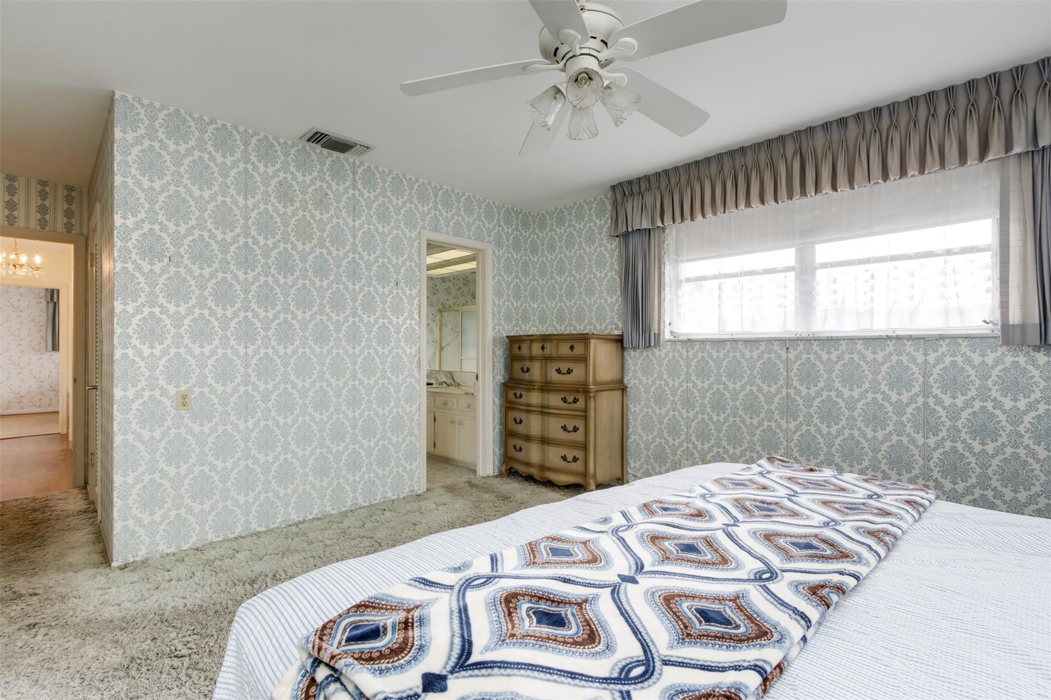 5601 Bayview Dr Fort Lauderdale, FL 33308