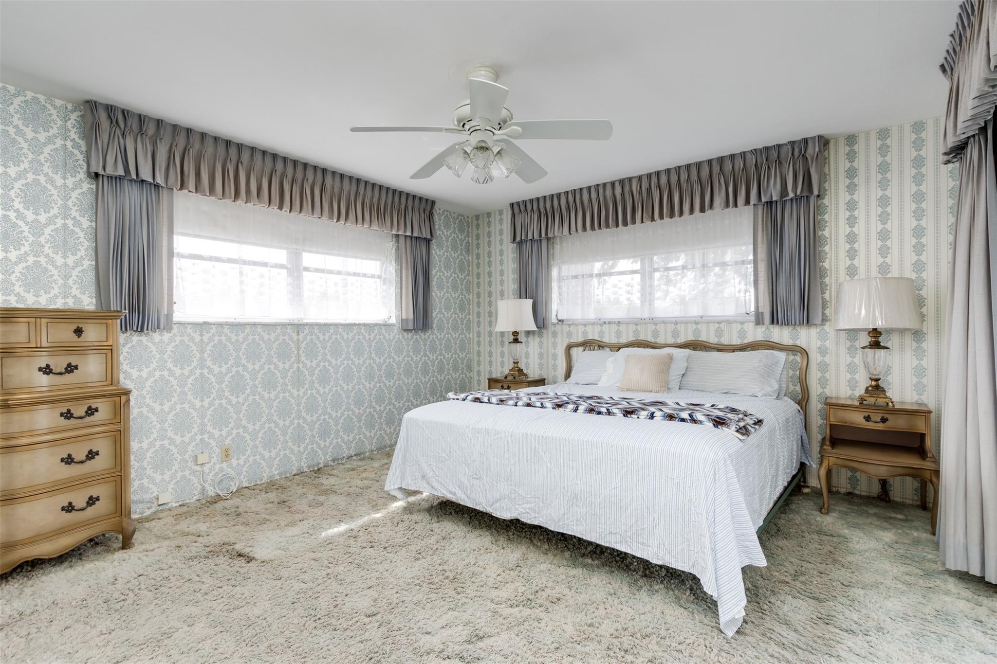 5601 Bayview Dr Fort Lauderdale, FL 33308