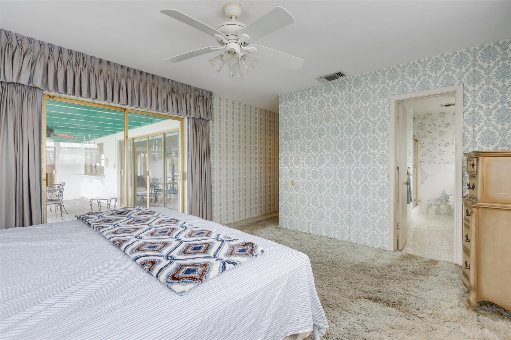 5601 Bayview Dr Fort Lauderdale, FL 33308