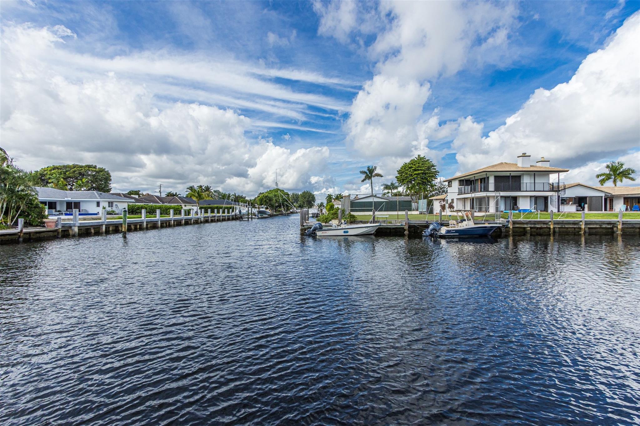 5601 Bayview Dr Fort Lauderdale, FL 33308