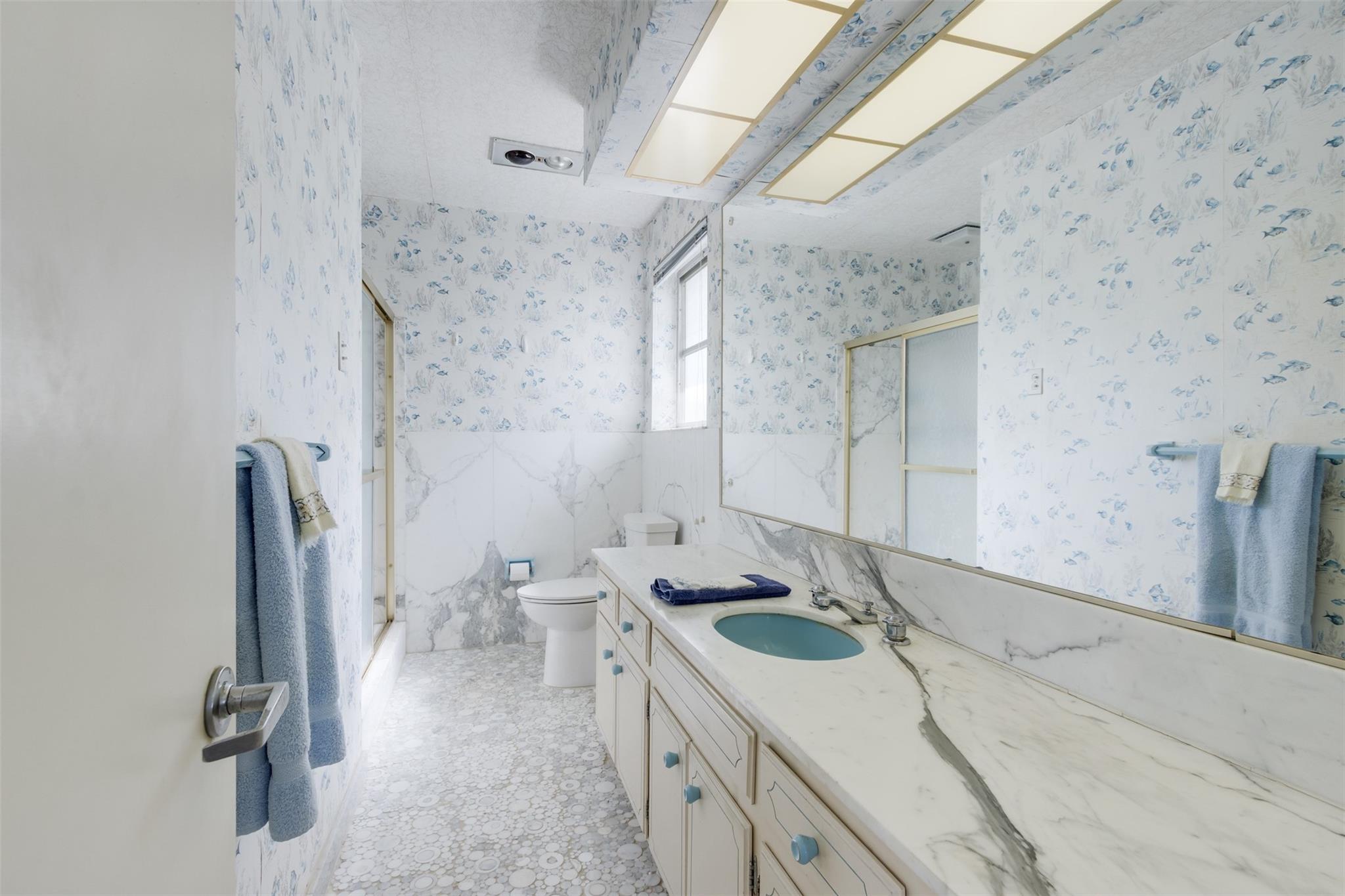 5601 Bayview Dr Fort Lauderdale, FL 33308