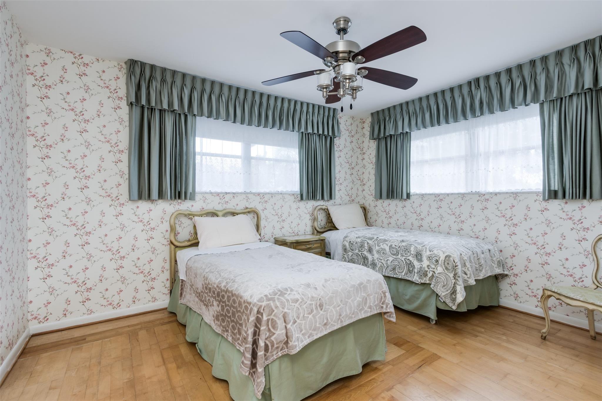 5601 Bayview Dr Fort Lauderdale, FL 33308