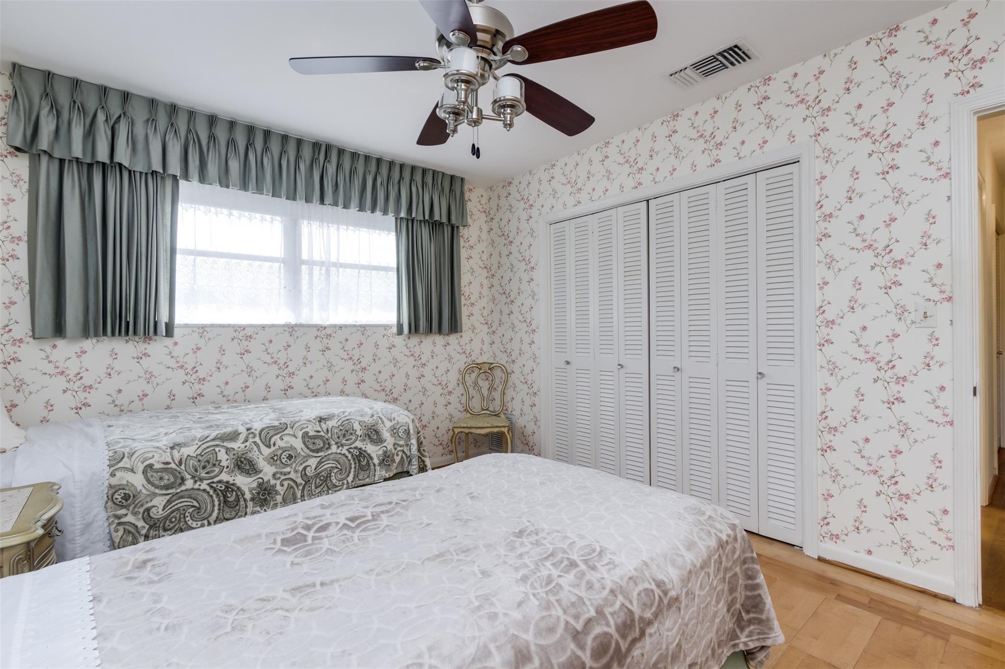 5601 Bayview Dr Fort Lauderdale, FL 33308