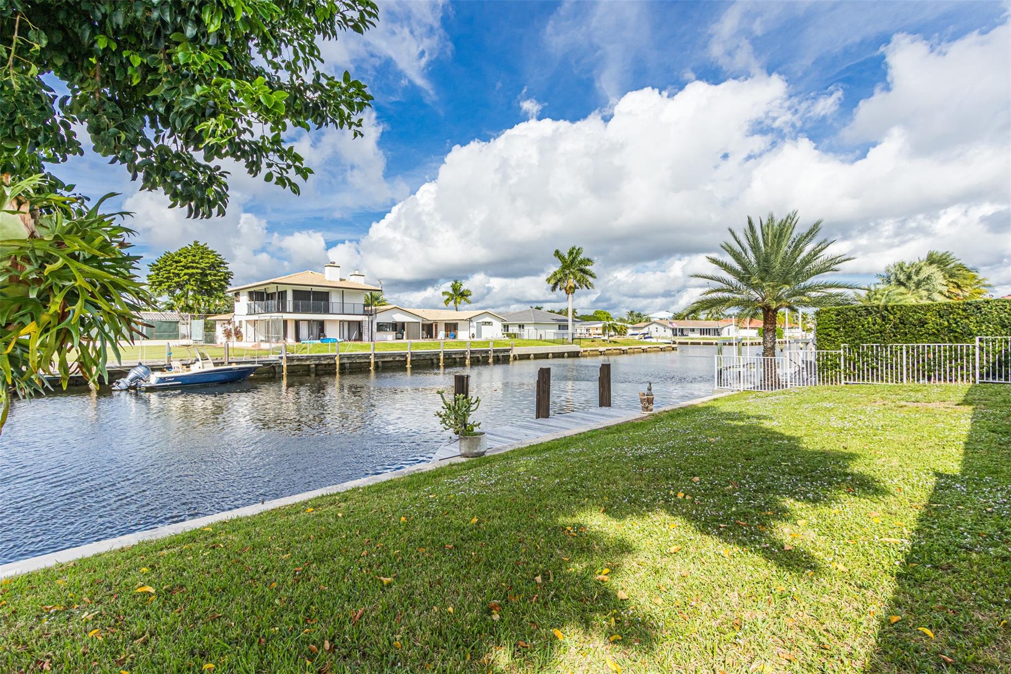 5601 Bayview Dr Fort Lauderdale, FL 33308