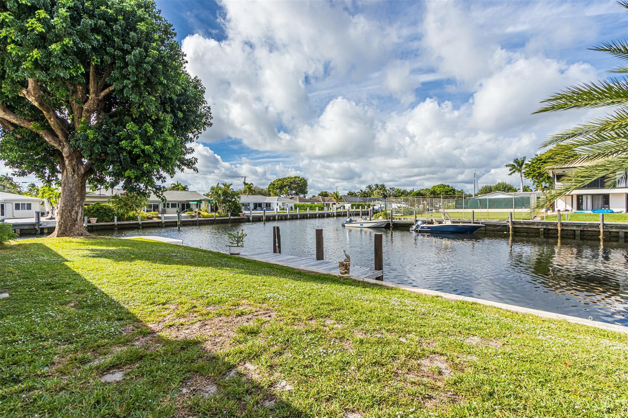 5601 Bayview Dr Fort Lauderdale, FL 33308