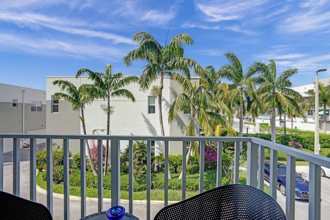 480 NE 35th Ct #2 Oakland Park, FL 33334