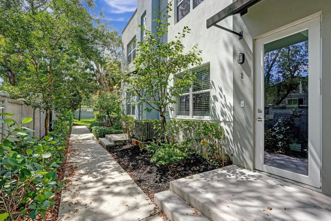 480 NE 35th Ct #2 Oakland Park, FL 33334