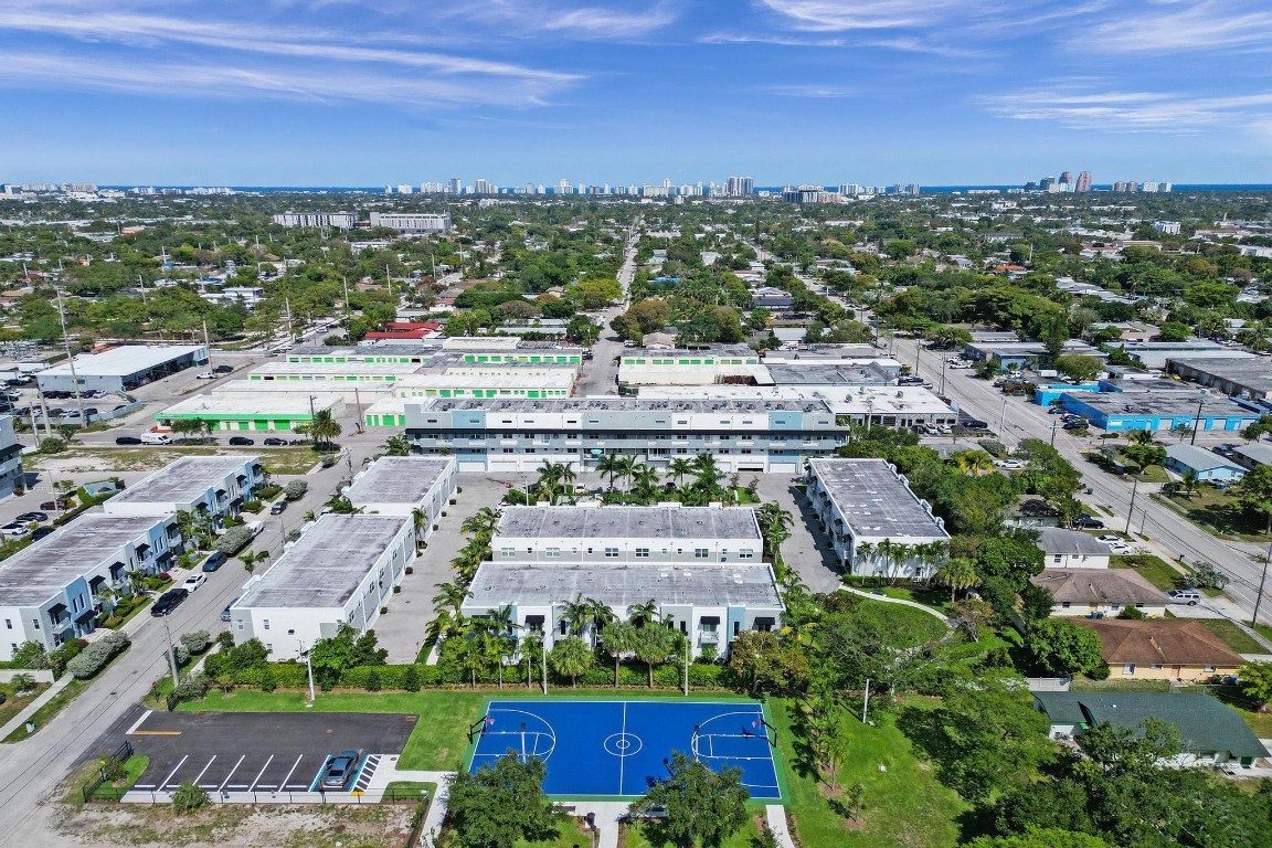 480 NE 35th Ct #2 Oakland Park, FL 33334