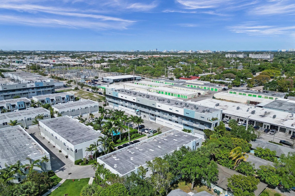 480 NE 35th Ct #2 Oakland Park, FL 33334