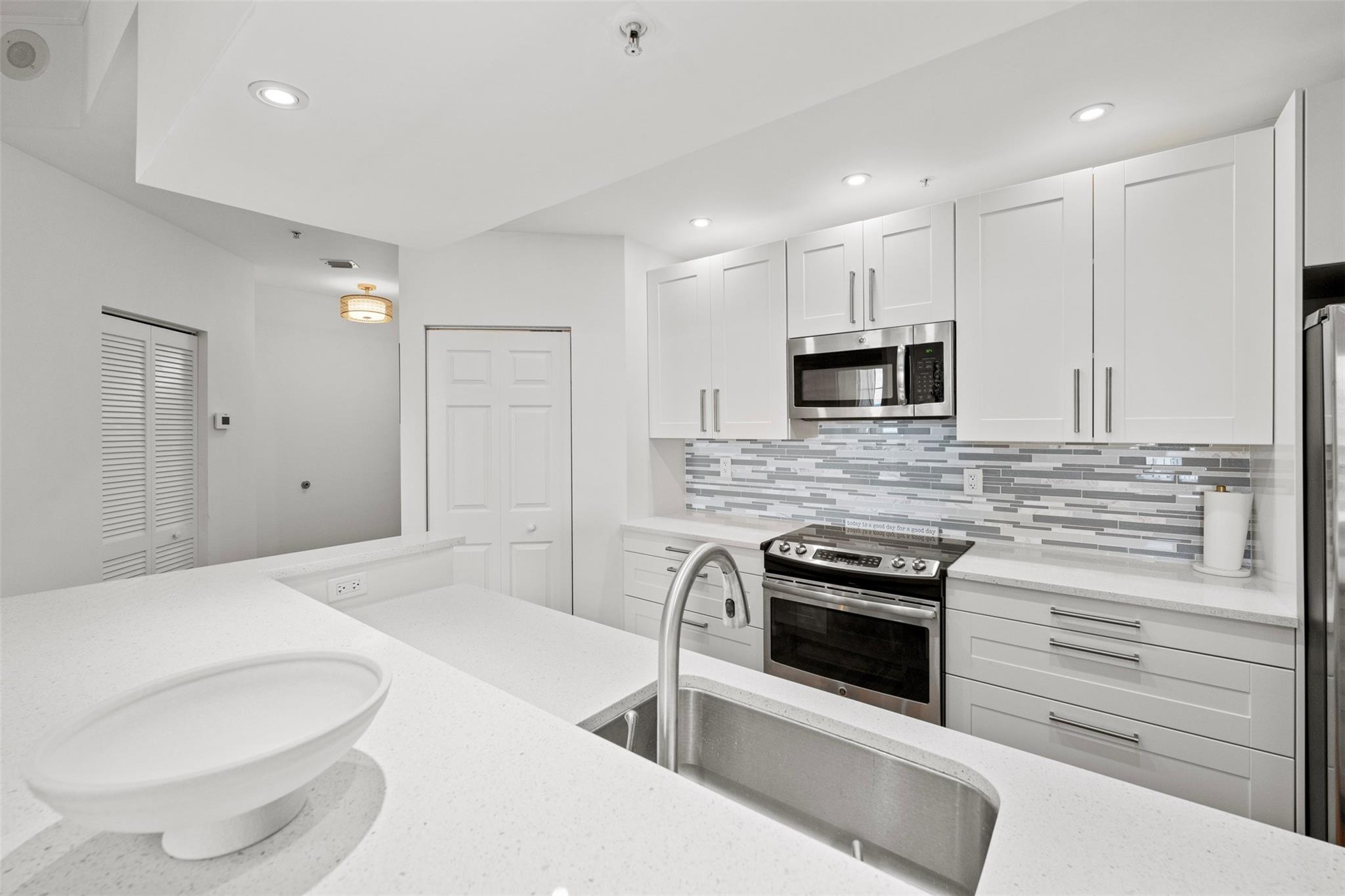 3020 NE 32nd Ave #PH11 Fort Lauderdale, FL 33308