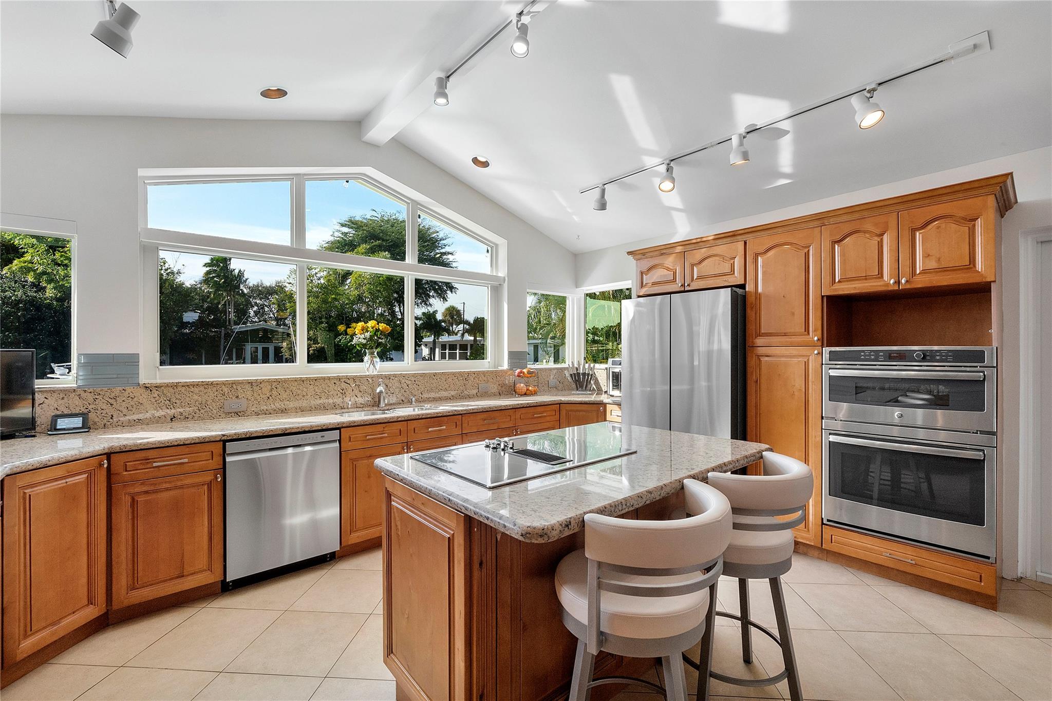 731 SE 4th Ave Pompano Beach, FL 33060