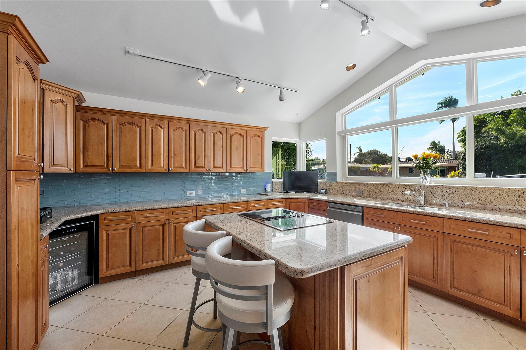 731 SE 4th Ave Pompano Beach, FL 33060