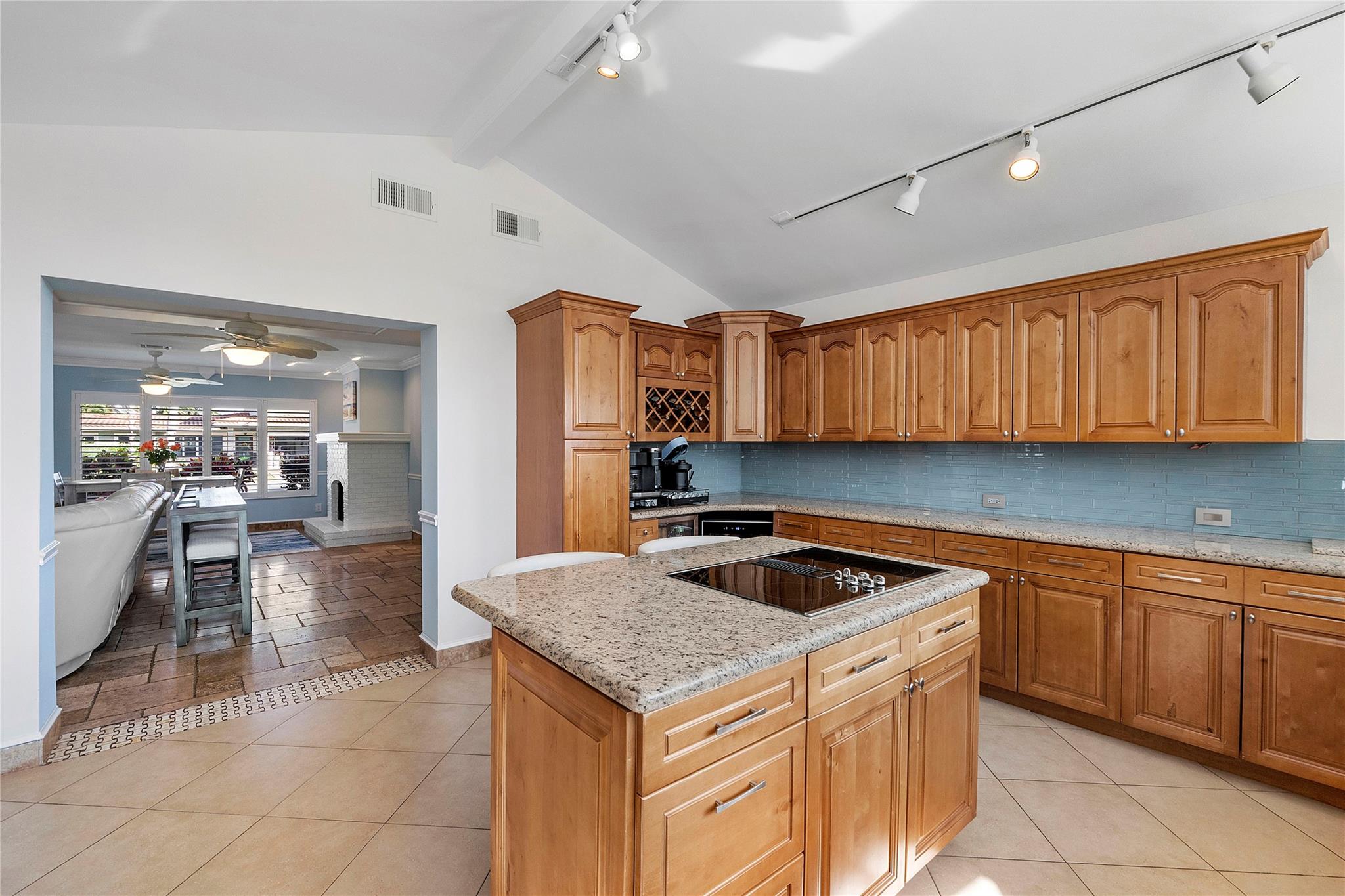 731 SE 4th Ave Pompano Beach, FL 33060